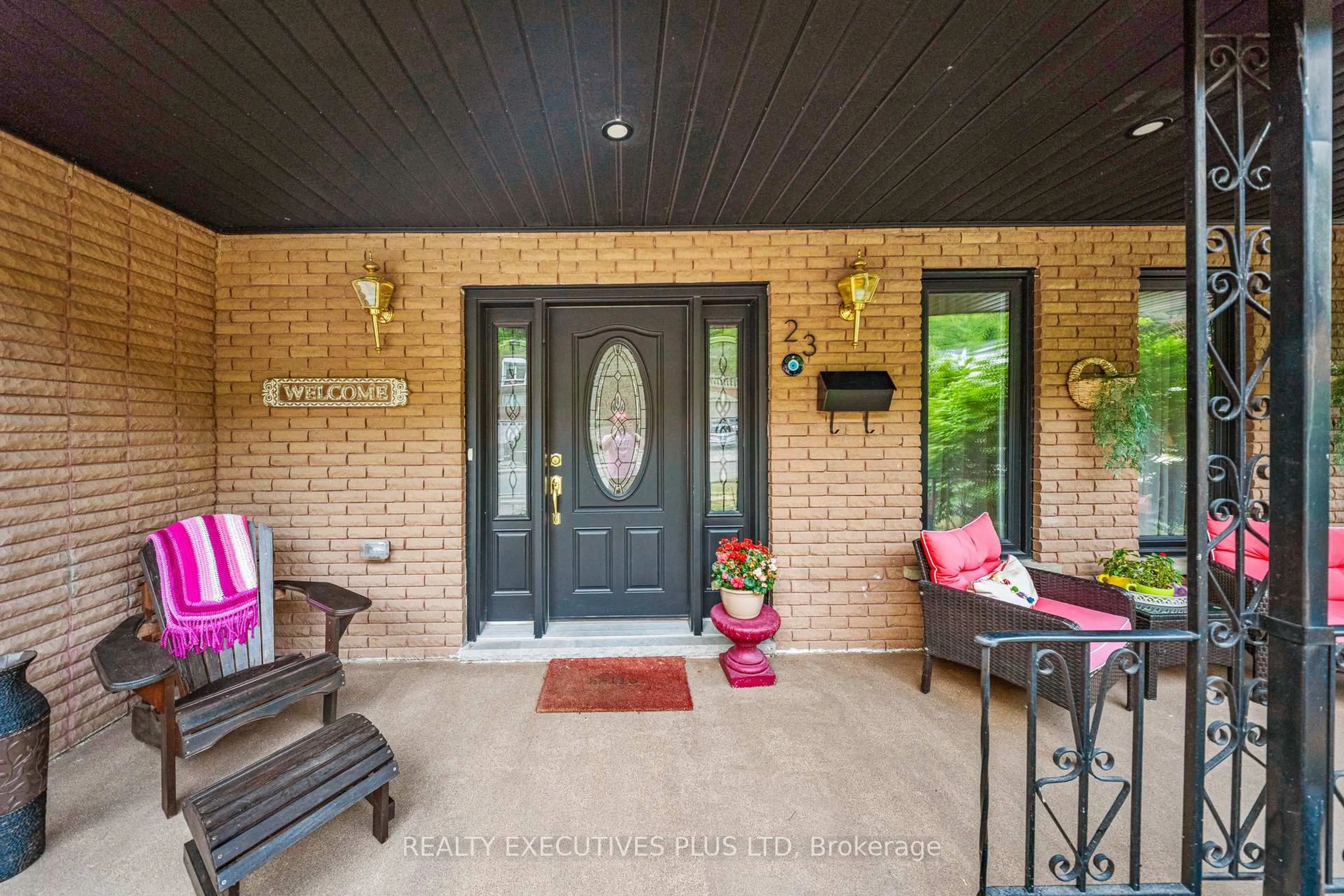 Indoor entryway for 23 Hildegard Dr, Hamilton Ontario L8K 5S1