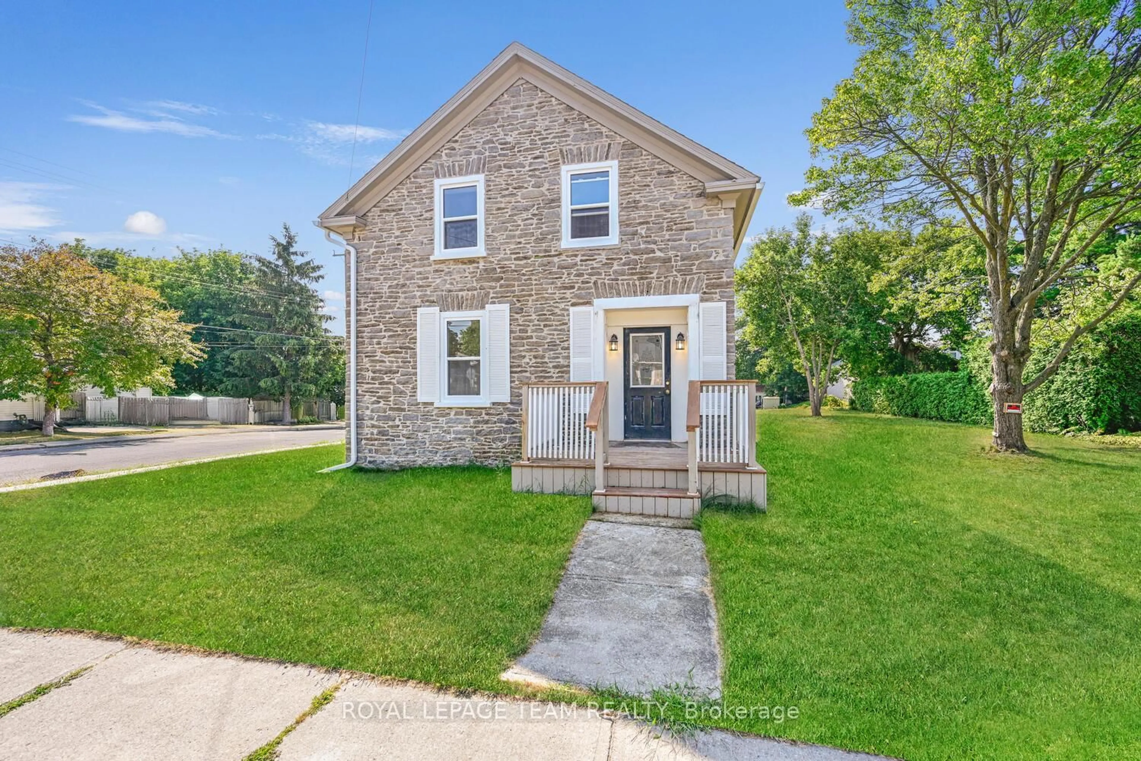 Home with brick exterior material, street for 297 Park St, Prescott Ontario K0E 1T0