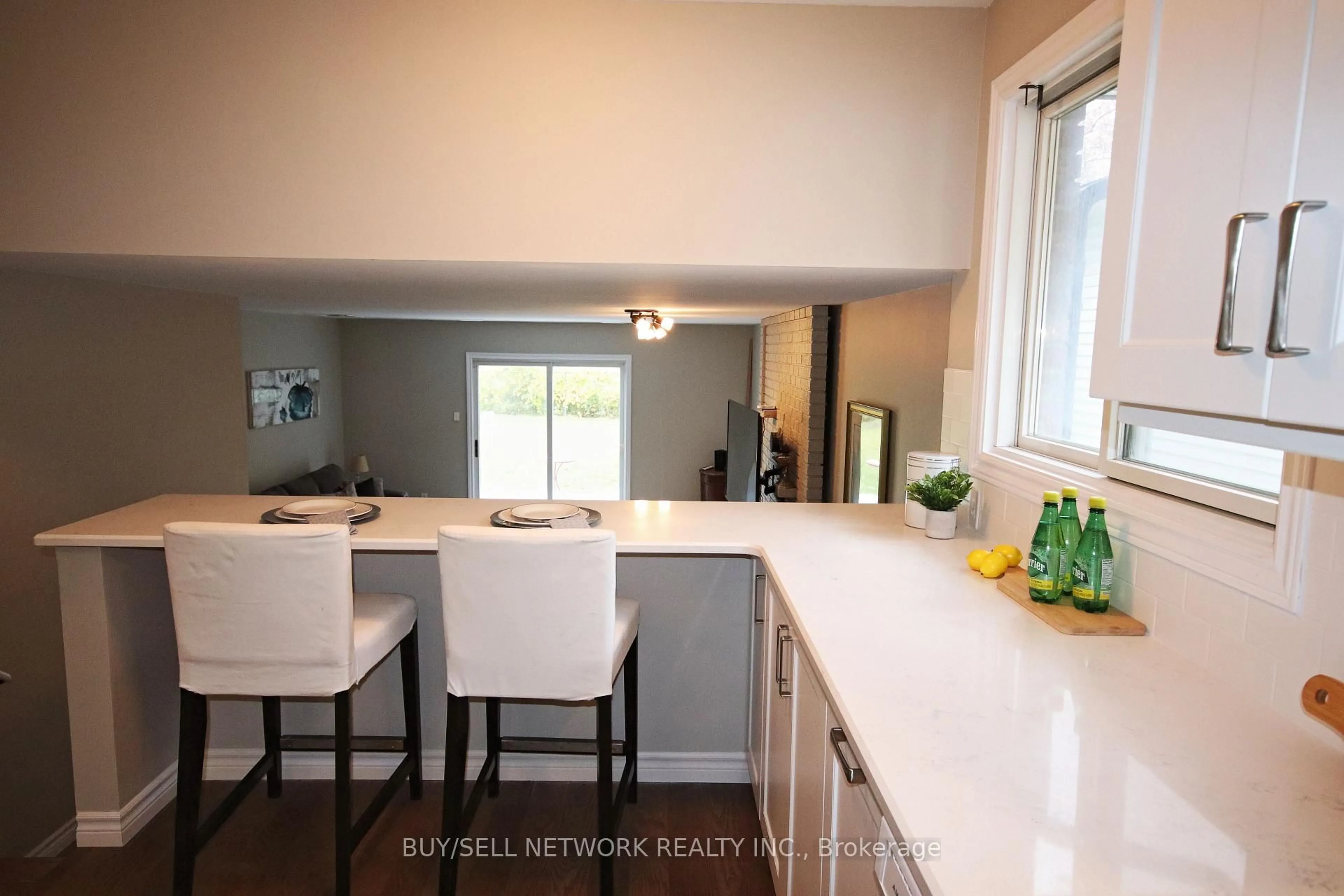 Open concept kitchen, unknown for 1220 Hilliard St, Peterborough North Ontario K9H 7H9