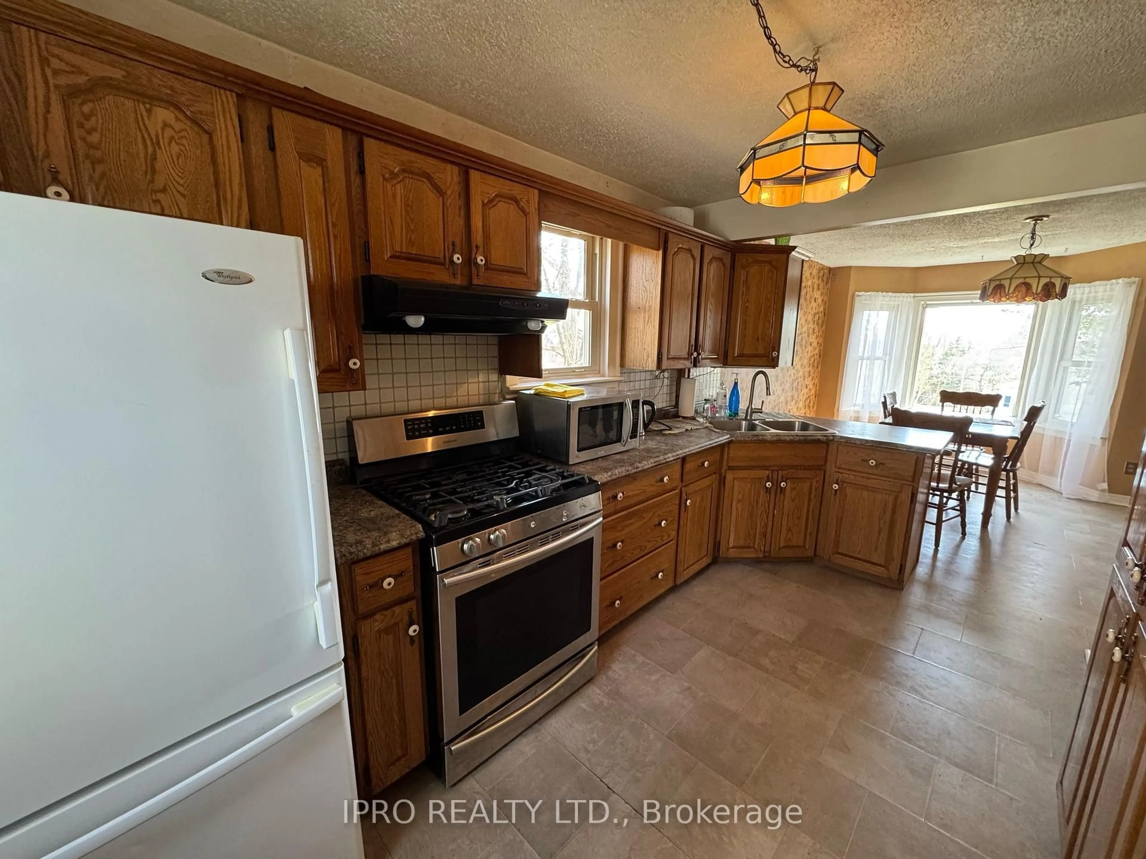 Standard kitchen, ceramic/tile floor for 329 George St, Central Elgin Ontario N5L 1C5