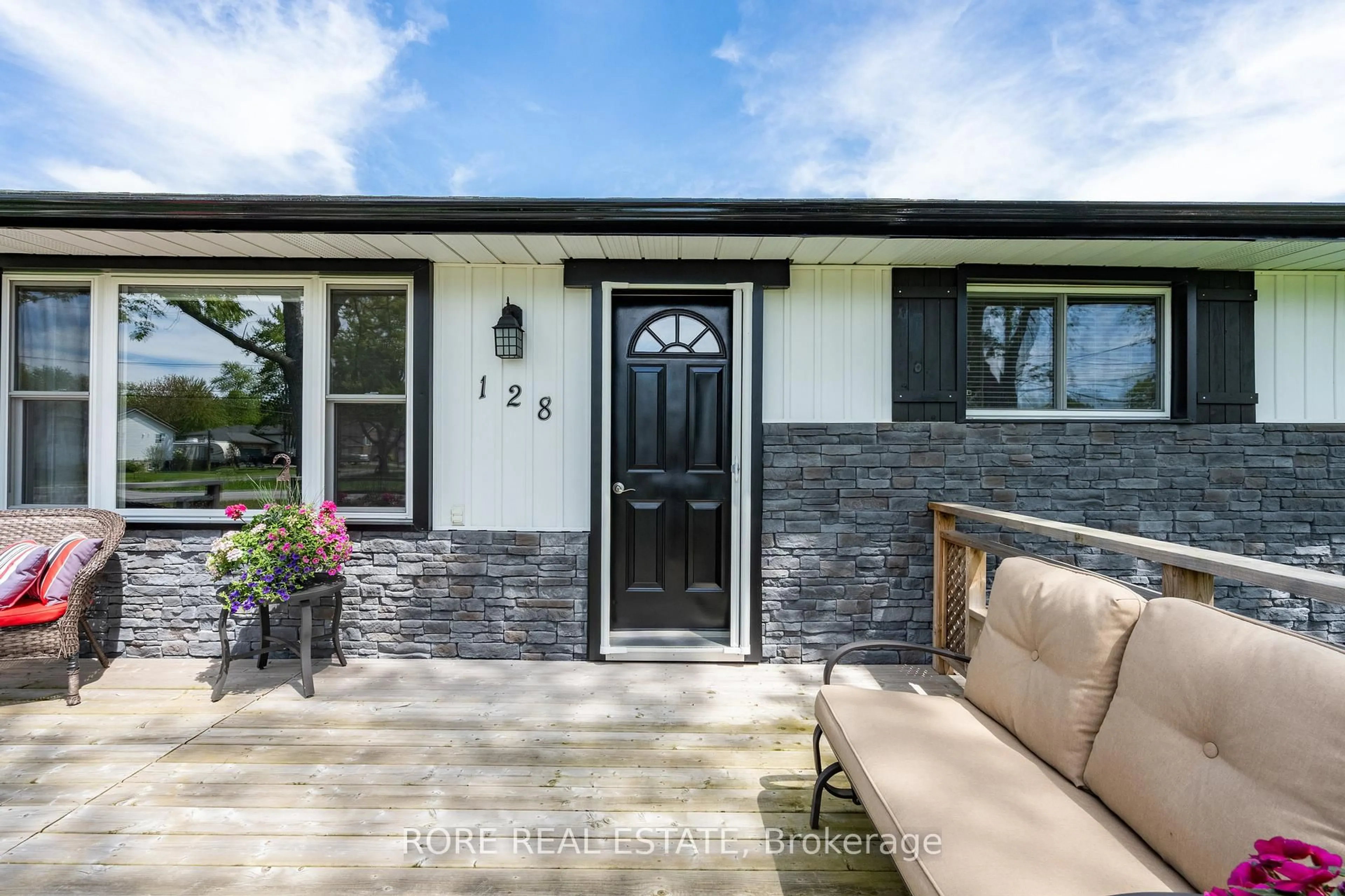 Home with vinyl exterior material, street for 128 Cook Ave, Fort Erie Ontario L0S 1N0