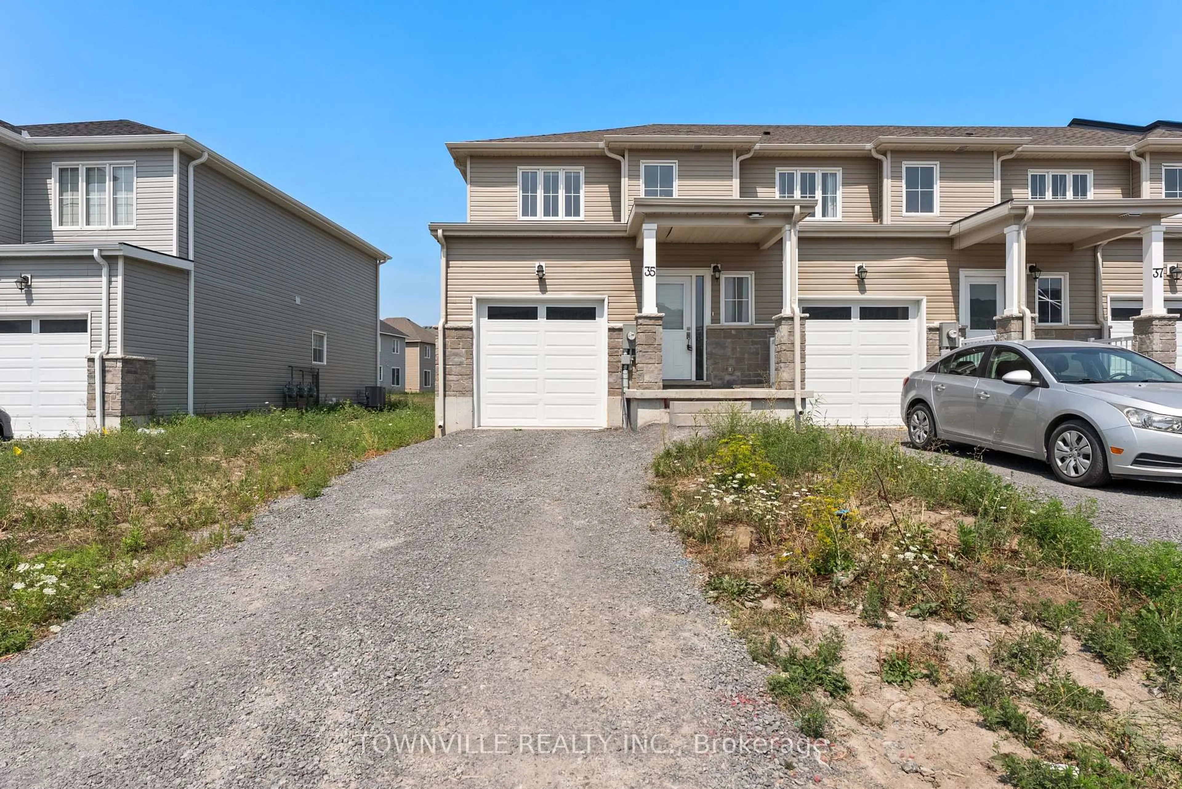 A pic from outside/outdoor area/front of a property/back of a property/a pic from drone, street for 35 Lincoln Dr, Belleville Ontario K8N 0T7