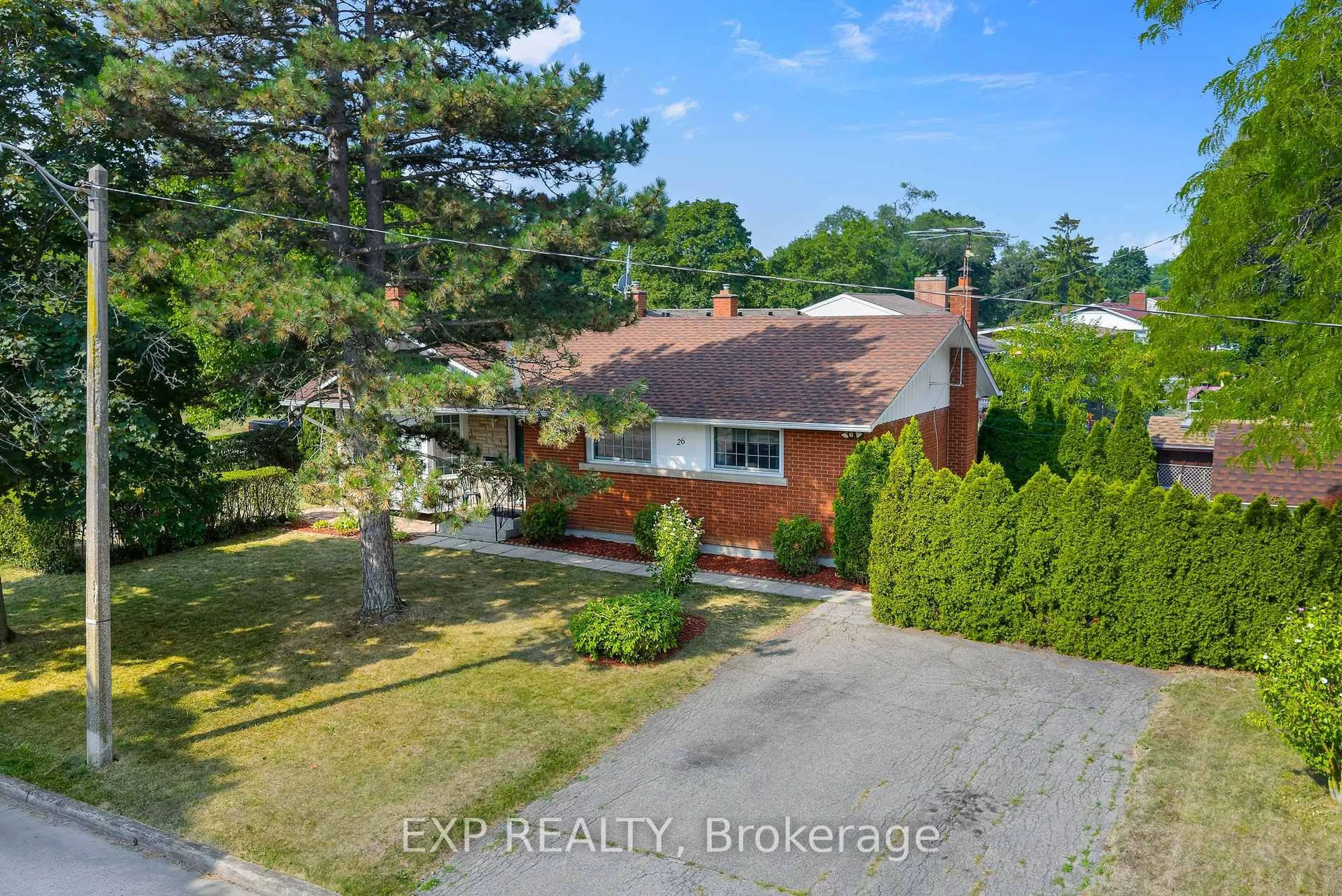 A pic from outside/outdoor area/front of a property/back of a property/a pic from drone, street for 26 Cullen Dr, St. Catharines Ontario L2T 3H1