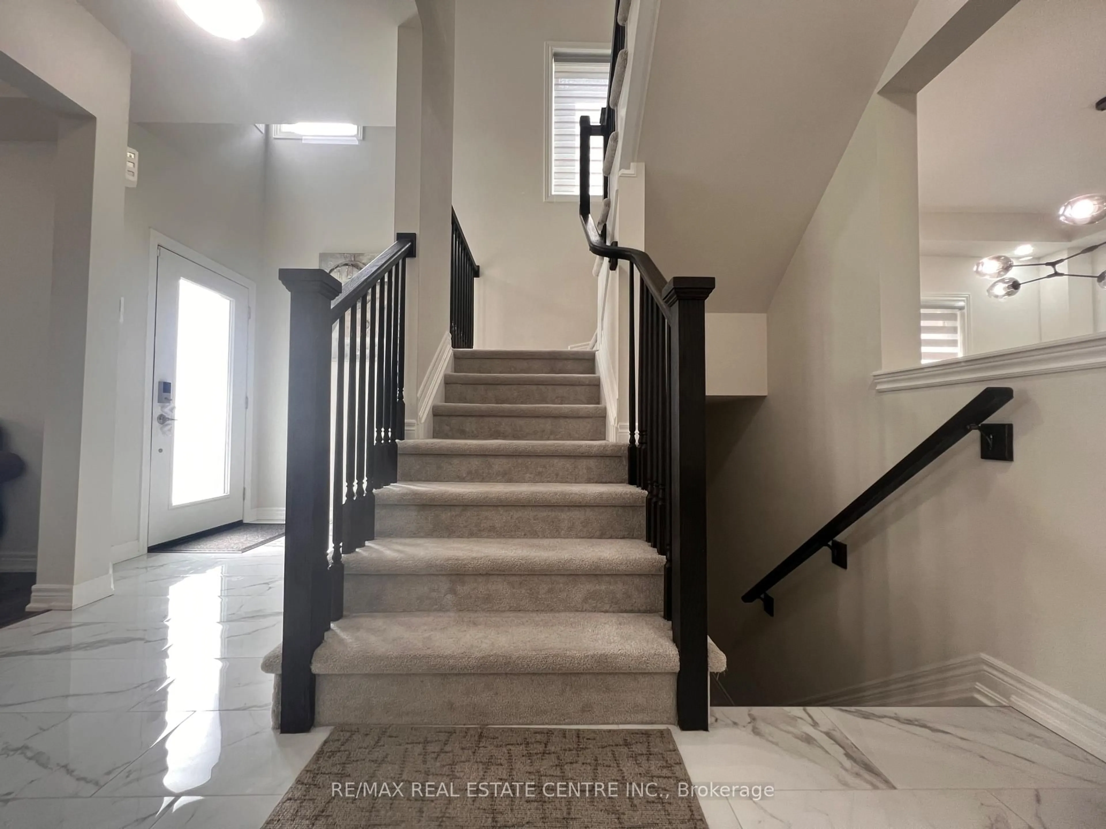Stairs for 12 Swan Ave, Pelham Ontario L0S 1E6