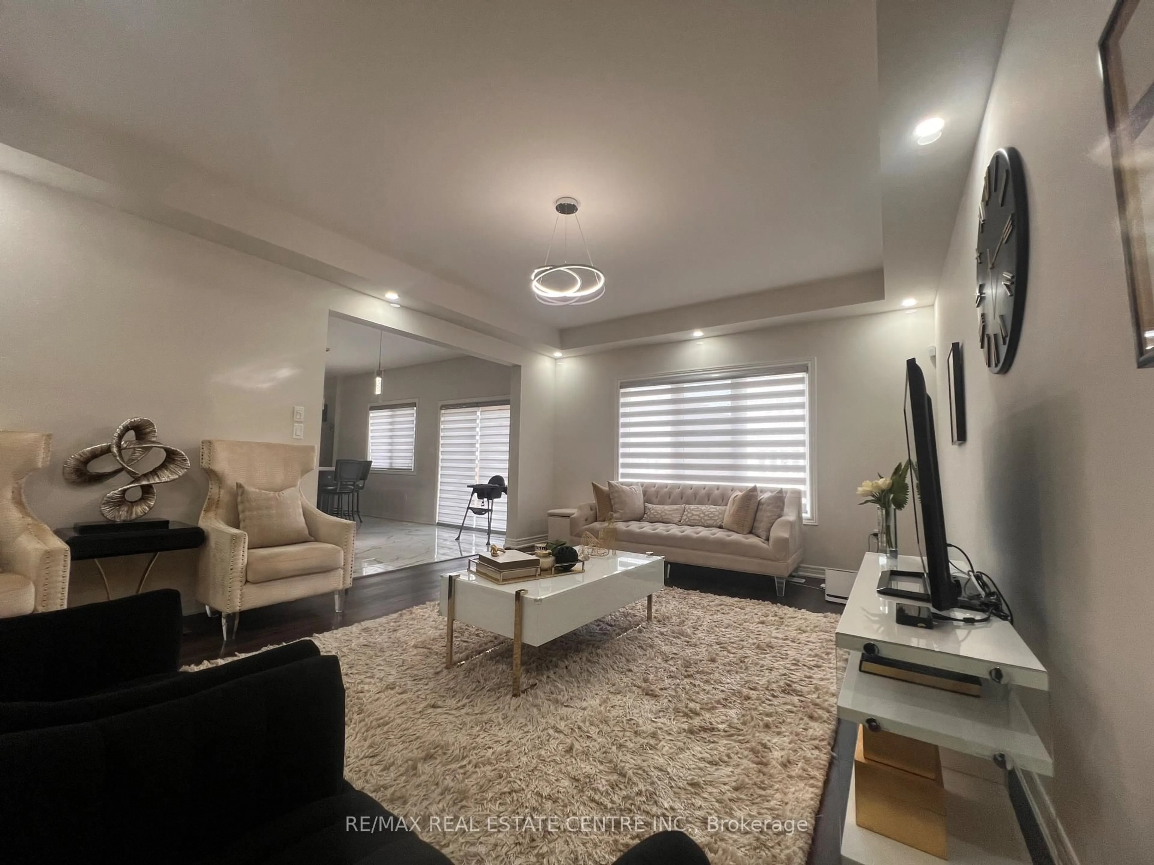 Living room with furniture, unknown for 12 Swan Ave, Pelham Ontario L0S 1E6