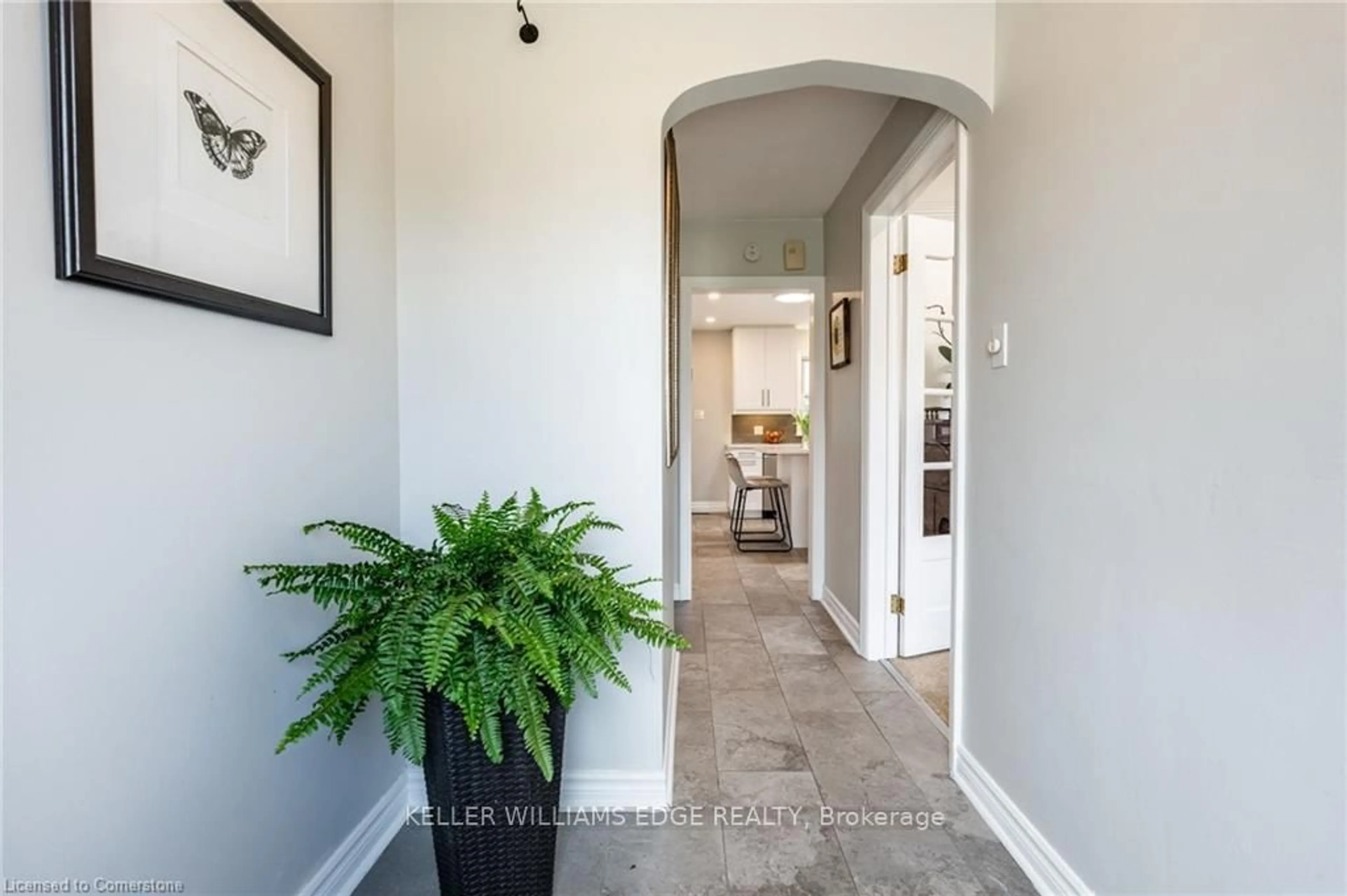 Indoor entryway for 681 Highway 8, Hamilton Ontario L0R 1X0
