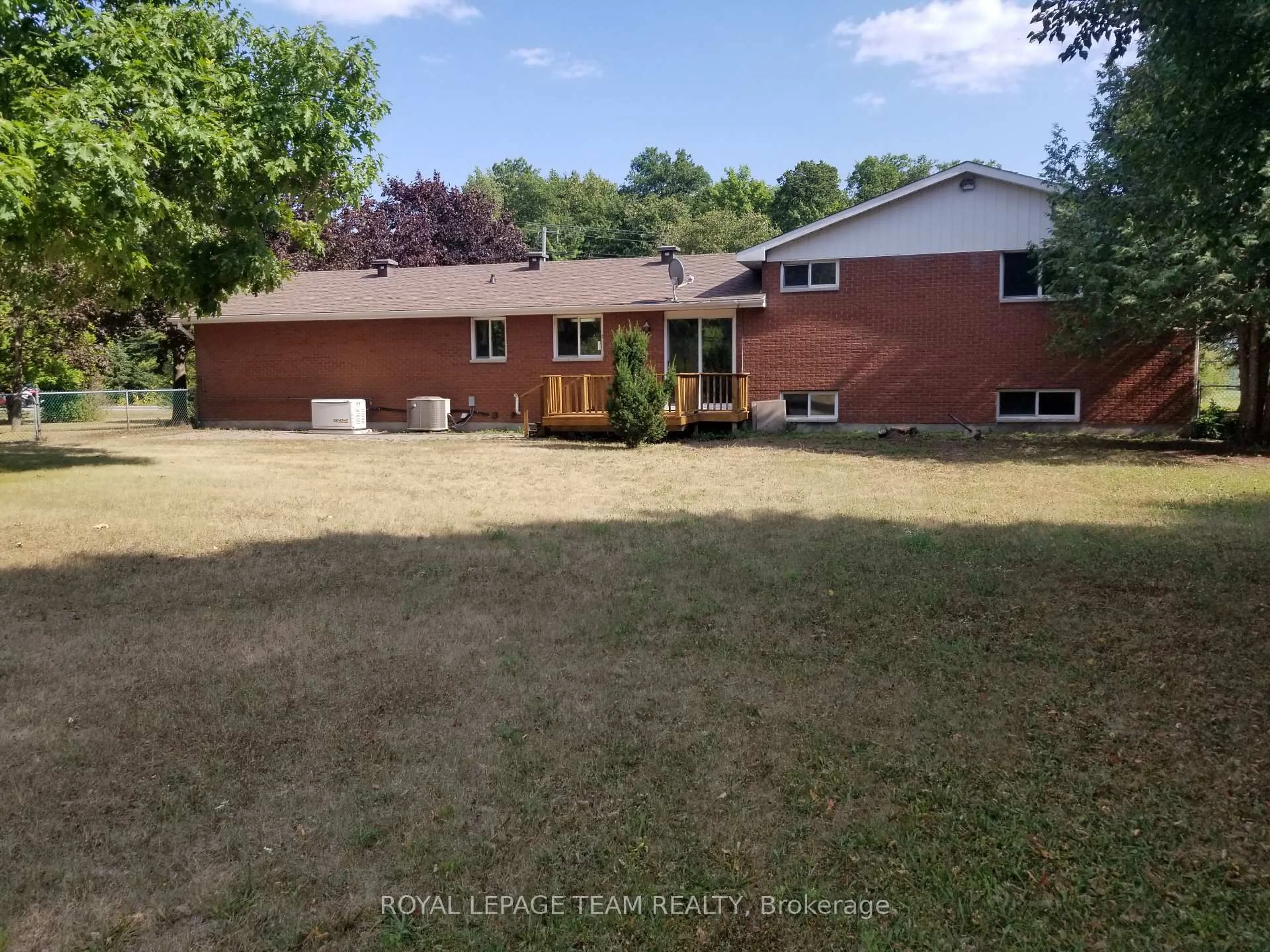 A pic from outside/outdoor area/front of a property/back of a property/a pic from drone, unknown for 7595 Snake Island Rd, Metcalfe Ontario K0A 2P0