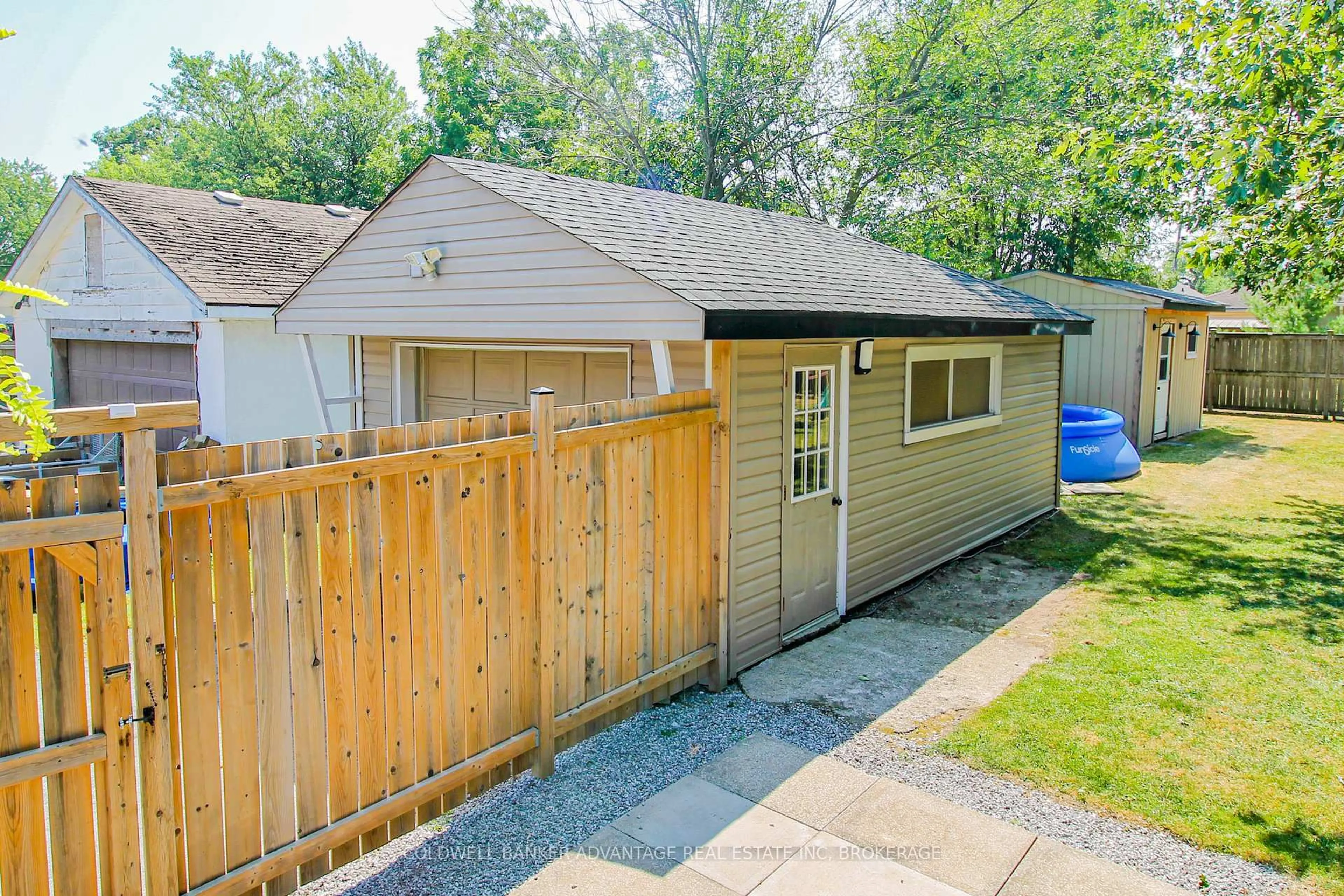 Shed for 79 Second St, Welland Ontario L3B 4T7