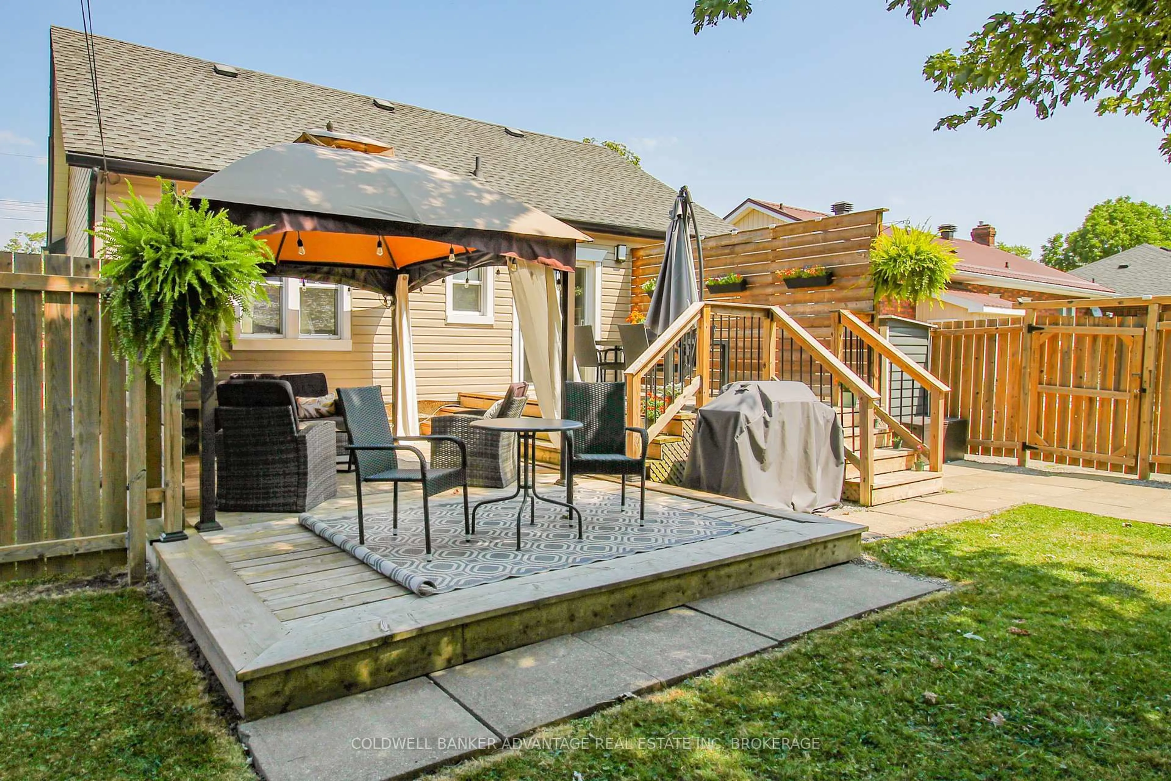 Patio, street for 79 Second St, Welland Ontario L3B 4T7