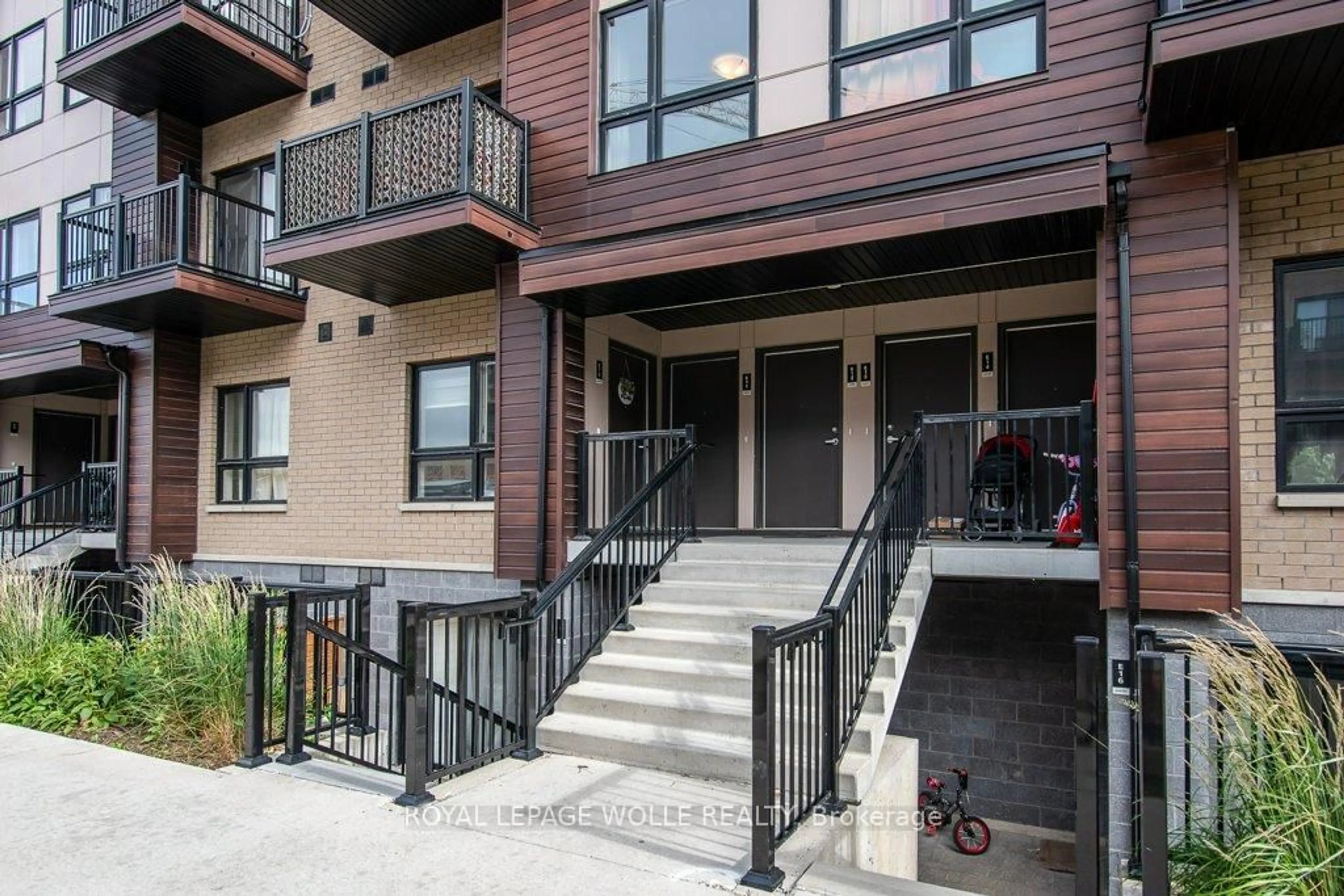 Unknown for 20 Palace St #E11, Kitchener Ontario N2E 0J3