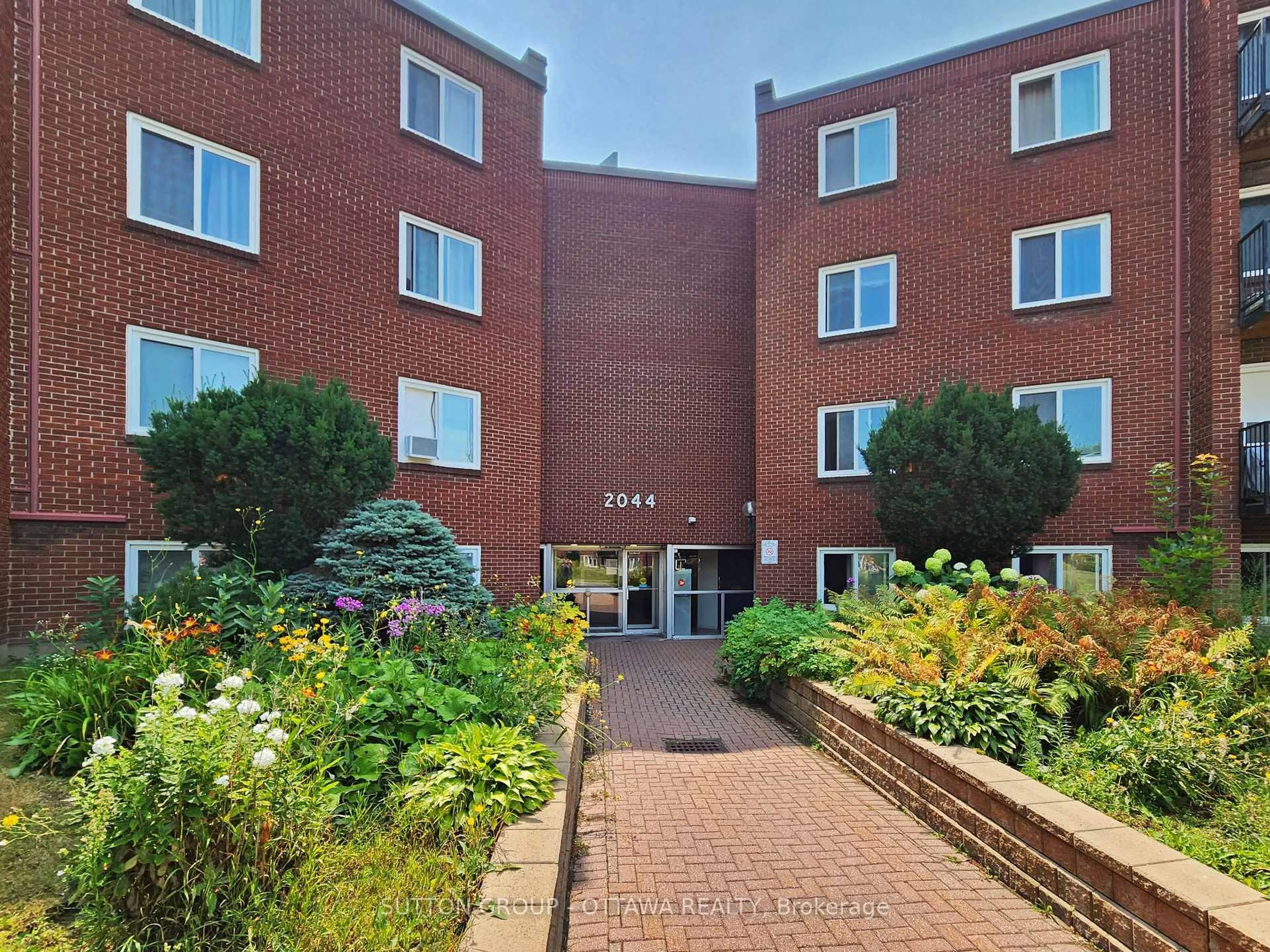 Unknown for 2044 Arrowsmith Dr #202A, Ottawa Ontario K1J 7V8