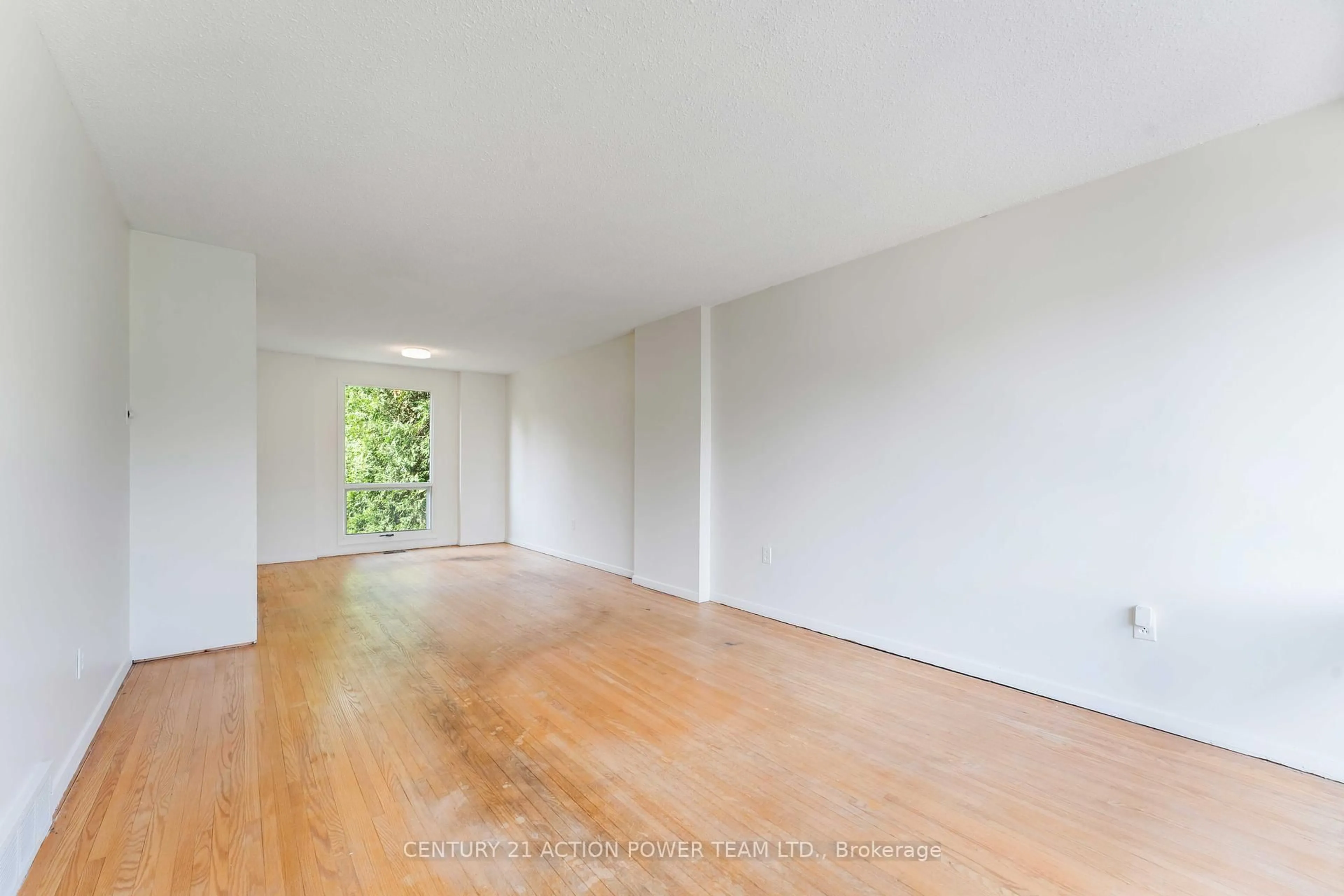 A pic of a room for 63 Chesterton Dr, Ottawa Ontario K2E 5T4