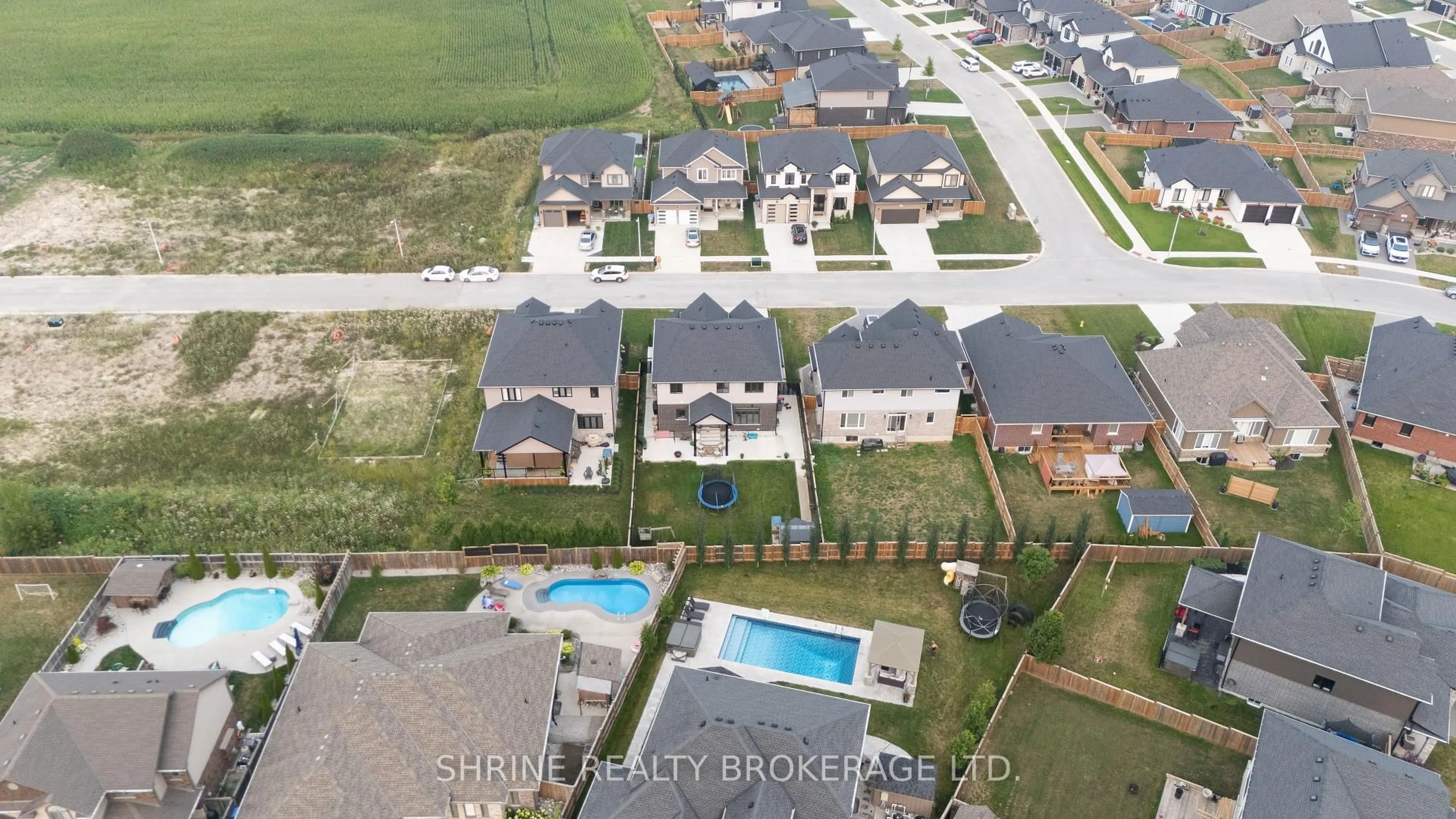 A pic from outside/outdoor area/front of a property/back of a property/a pic from drone, street for 108 Watts Dr, Lucan Biddulph Ontario N0M 2J0