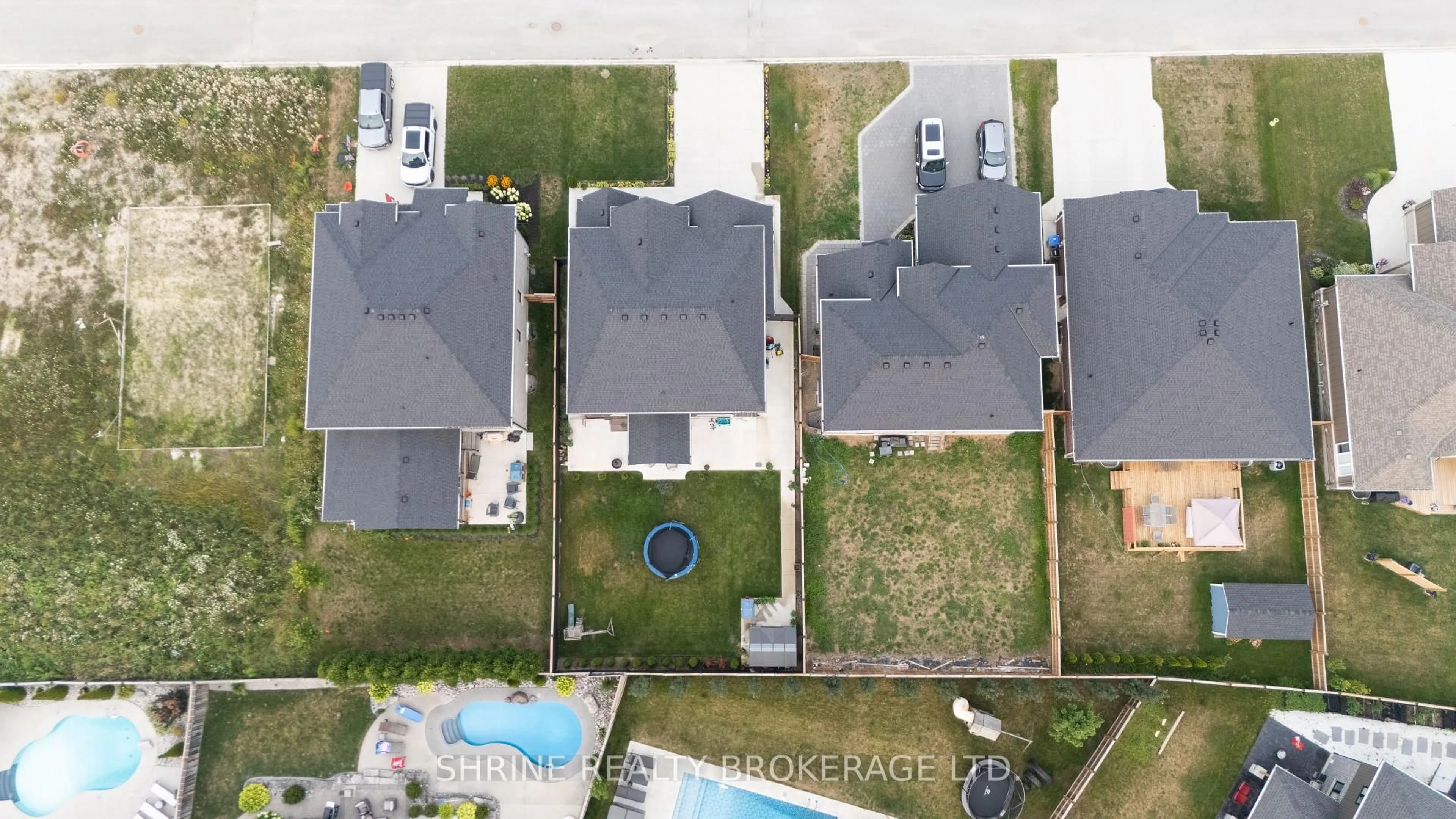 A pic from outside/outdoor area/front of a property/back of a property/a pic from drone, unknown for 108 Watts Dr, Lucan Biddulph Ontario N0M 2J0