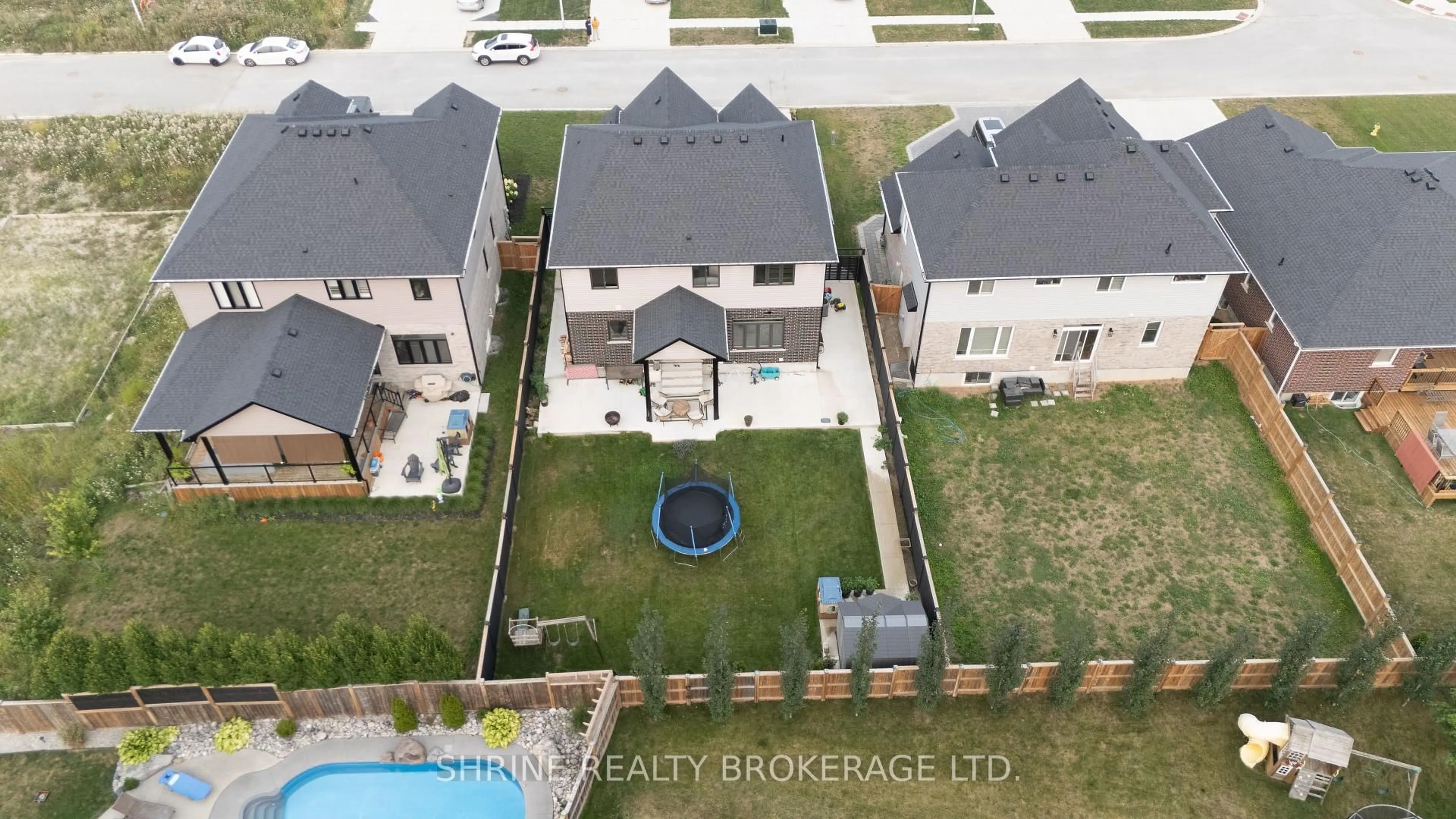 A pic from outside/outdoor area/front of a property/back of a property/a pic from drone, unknown for 108 Watts Dr, Lucan Biddulph Ontario N0M 2J0