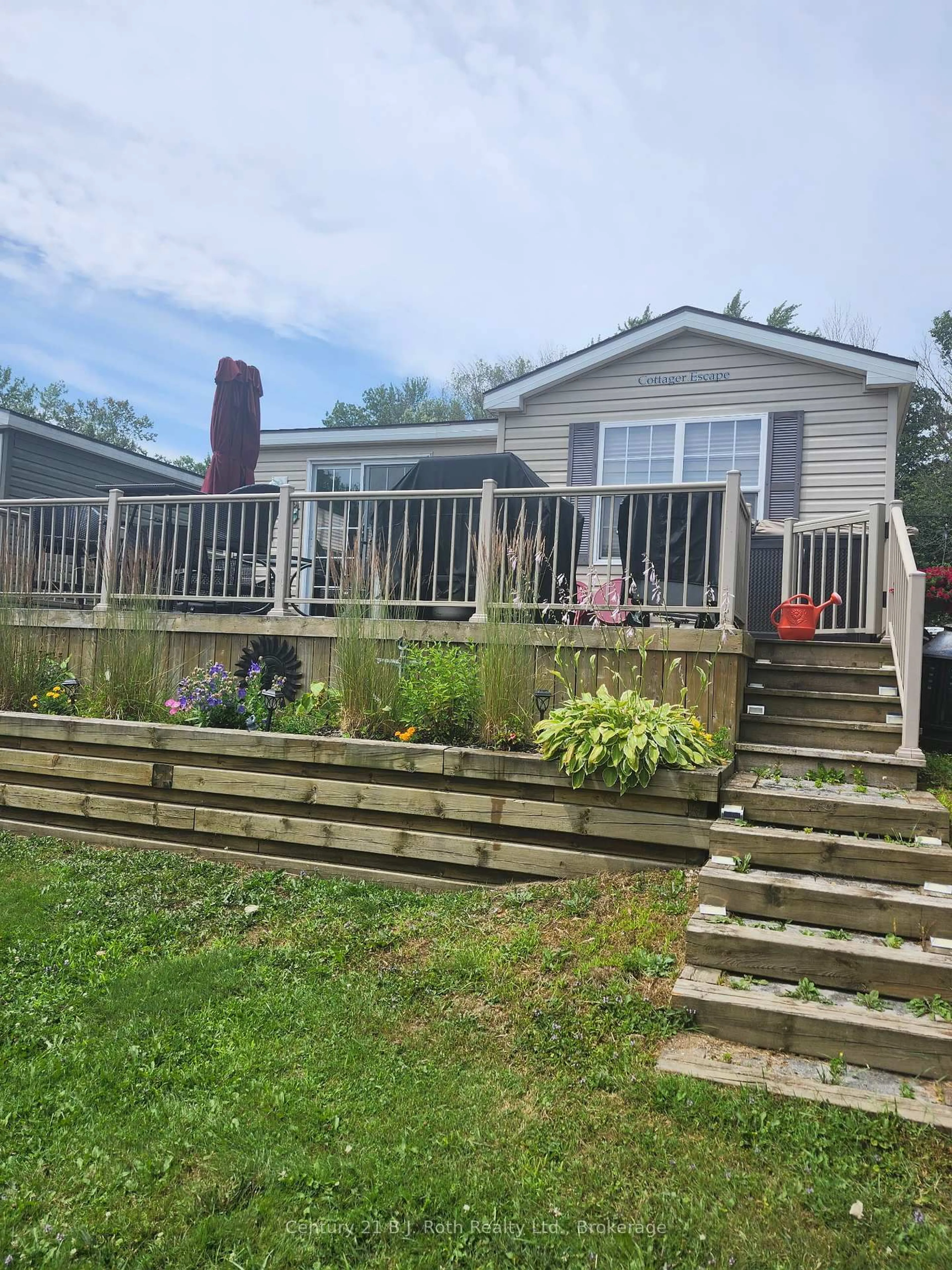 Patio, unknown for 1082 Shamrock Marina Rd #32, Gravenhurst Ontario P0E 1N0