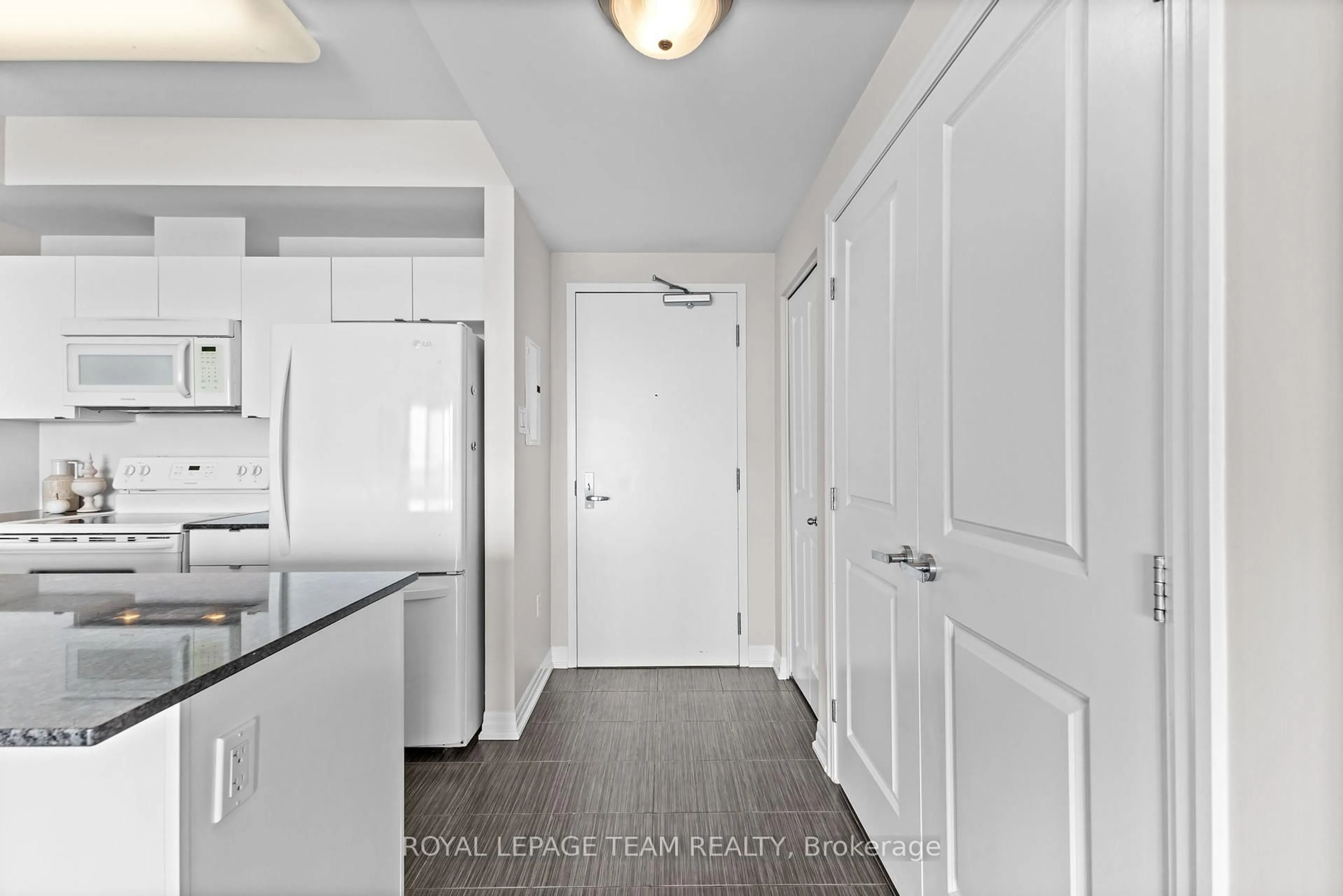 Unknown for 90 Landry St #1408, Ottawa Ontario K1L 0A9