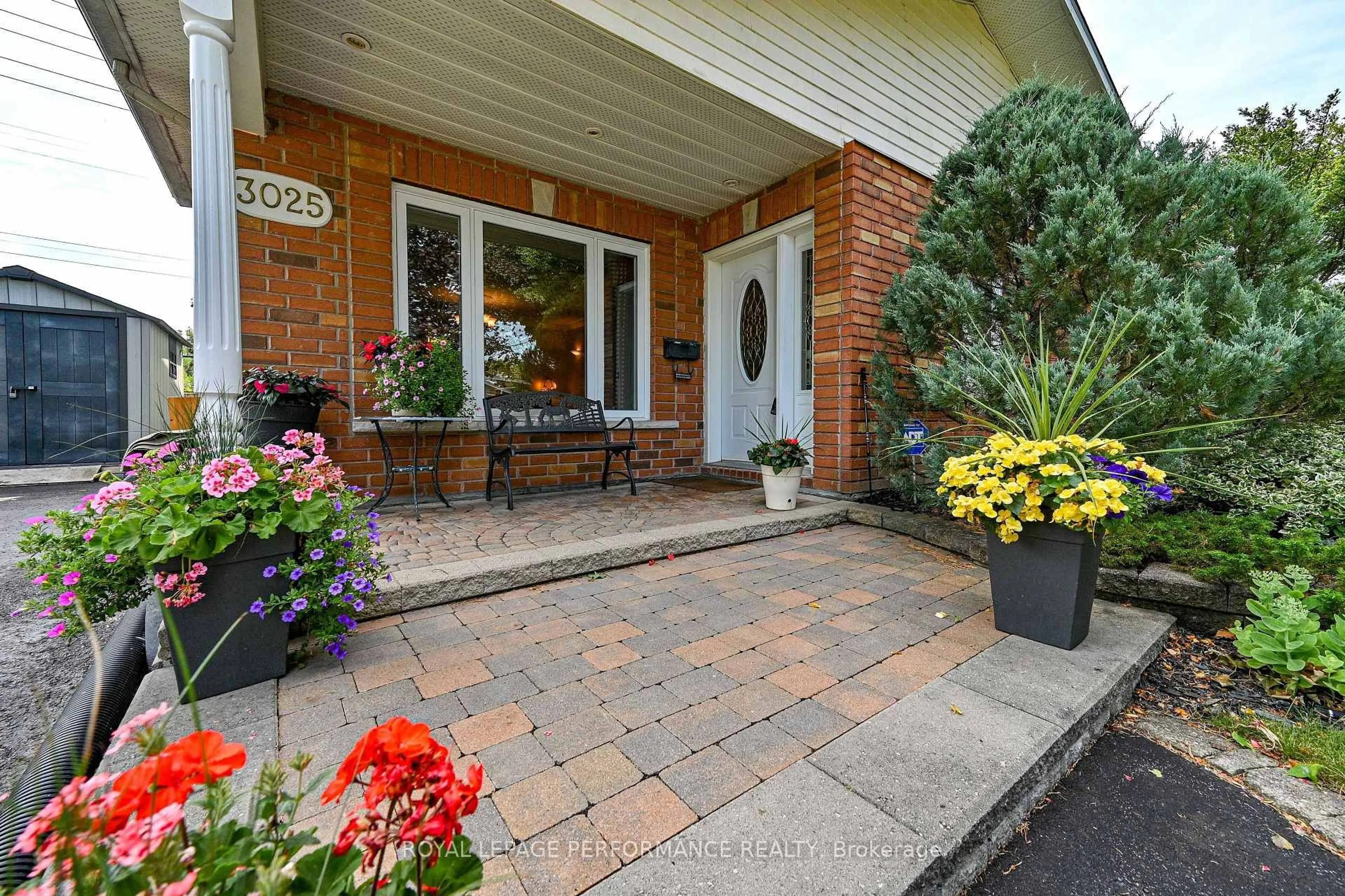 Patio, street for 3025 Linton Rd, Ottawa Ontario K1V 8H1