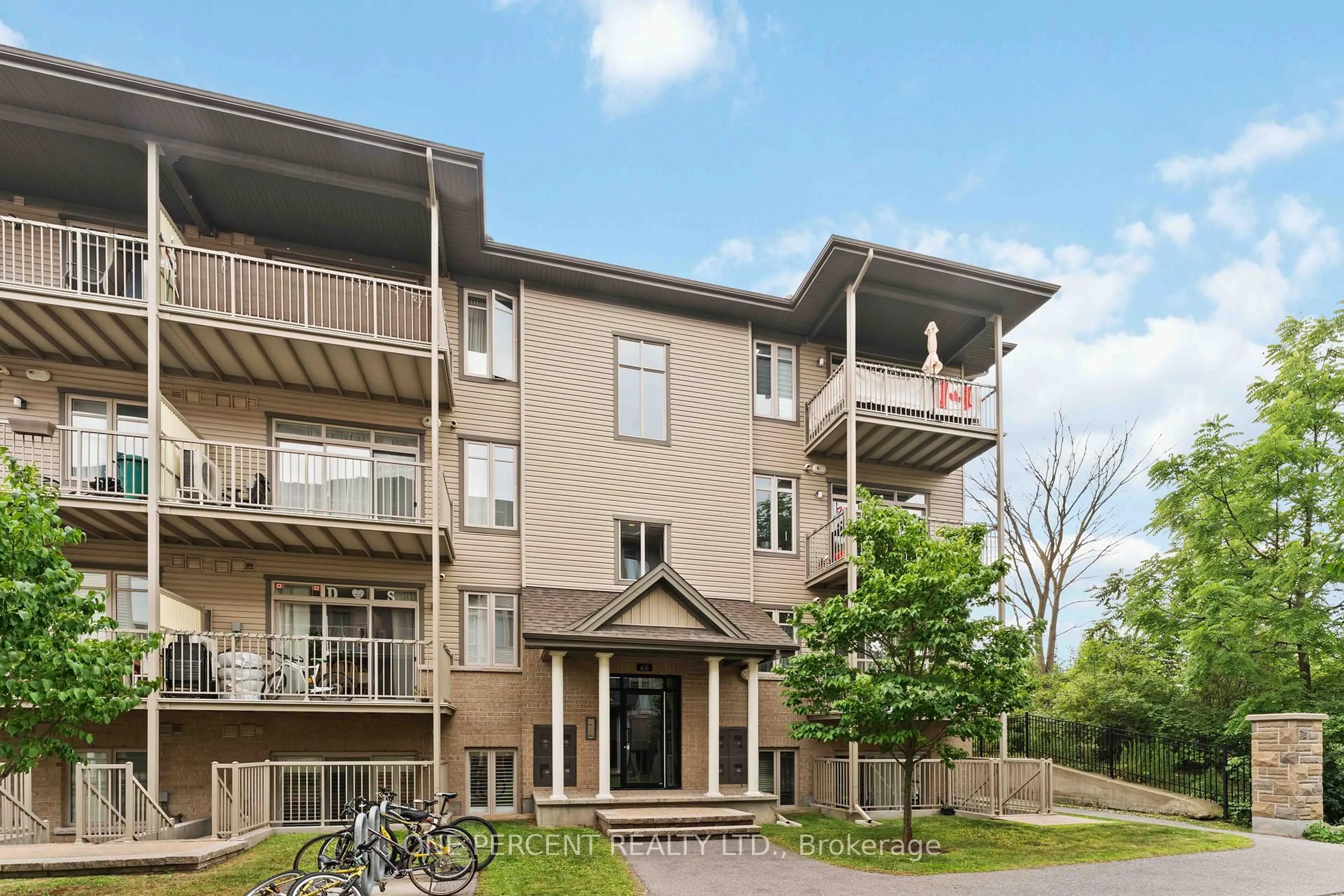 Patio, building for 66 Tipperary Private #F, Ottawa Ontario K2J 2T3