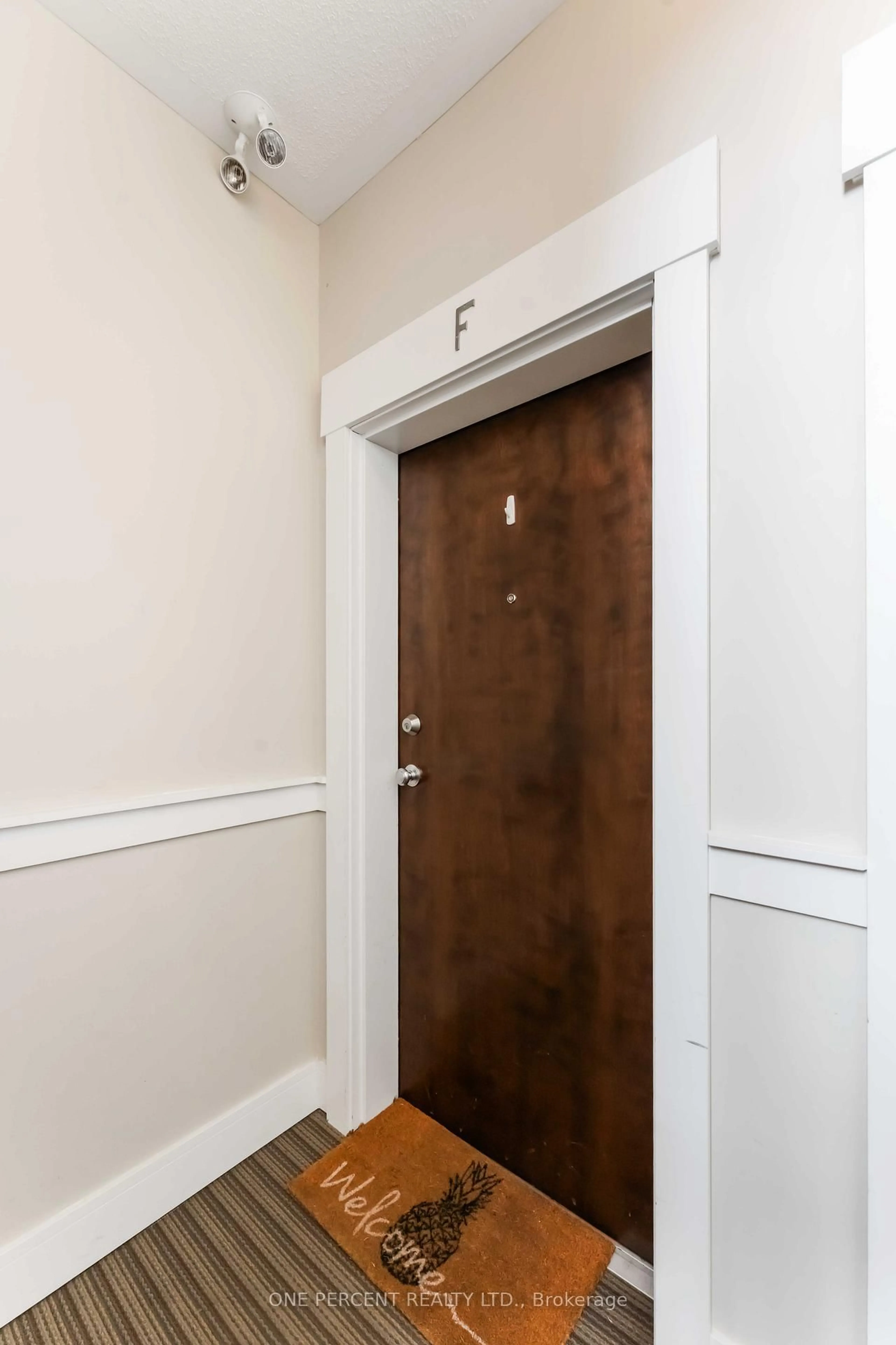 Indoor entryway for 66 Tipperary Private #F, Ottawa Ontario K2J 2T3