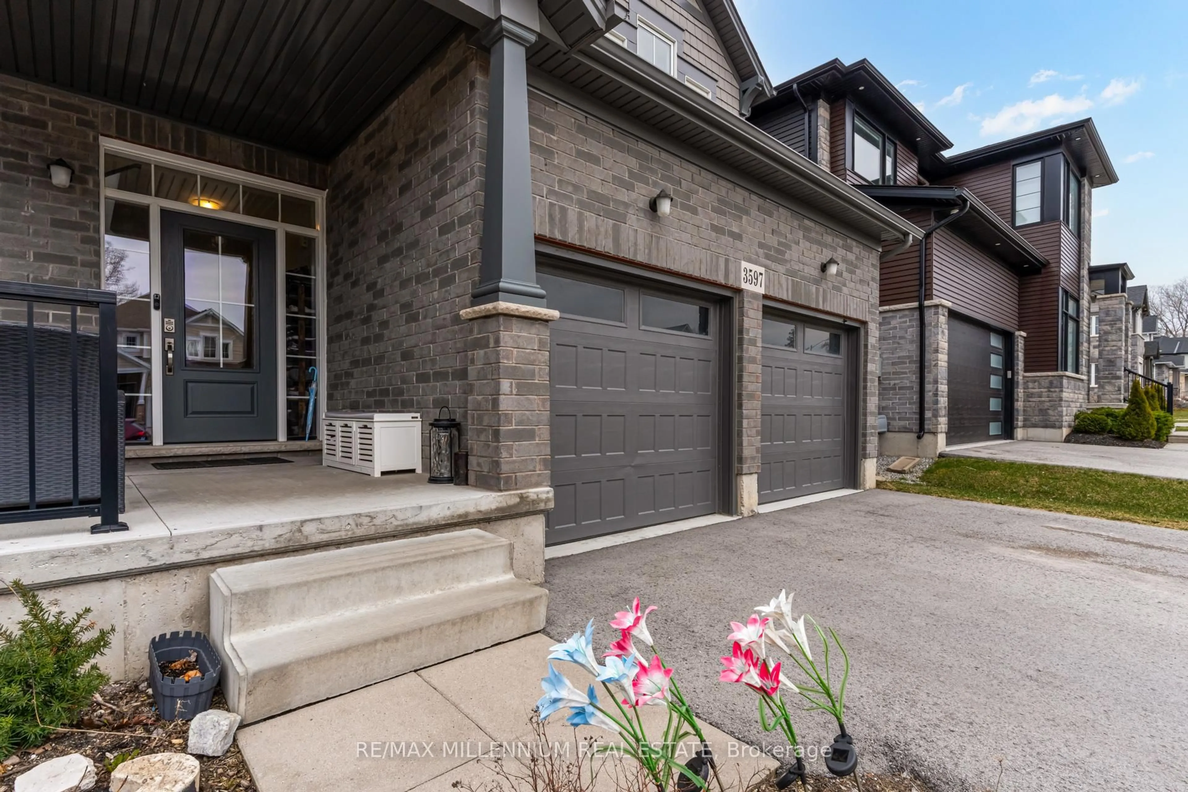 Home with brick exterior material, street for 3597 Carolinia Crt, Fort Erie Ontario L0S 1N0