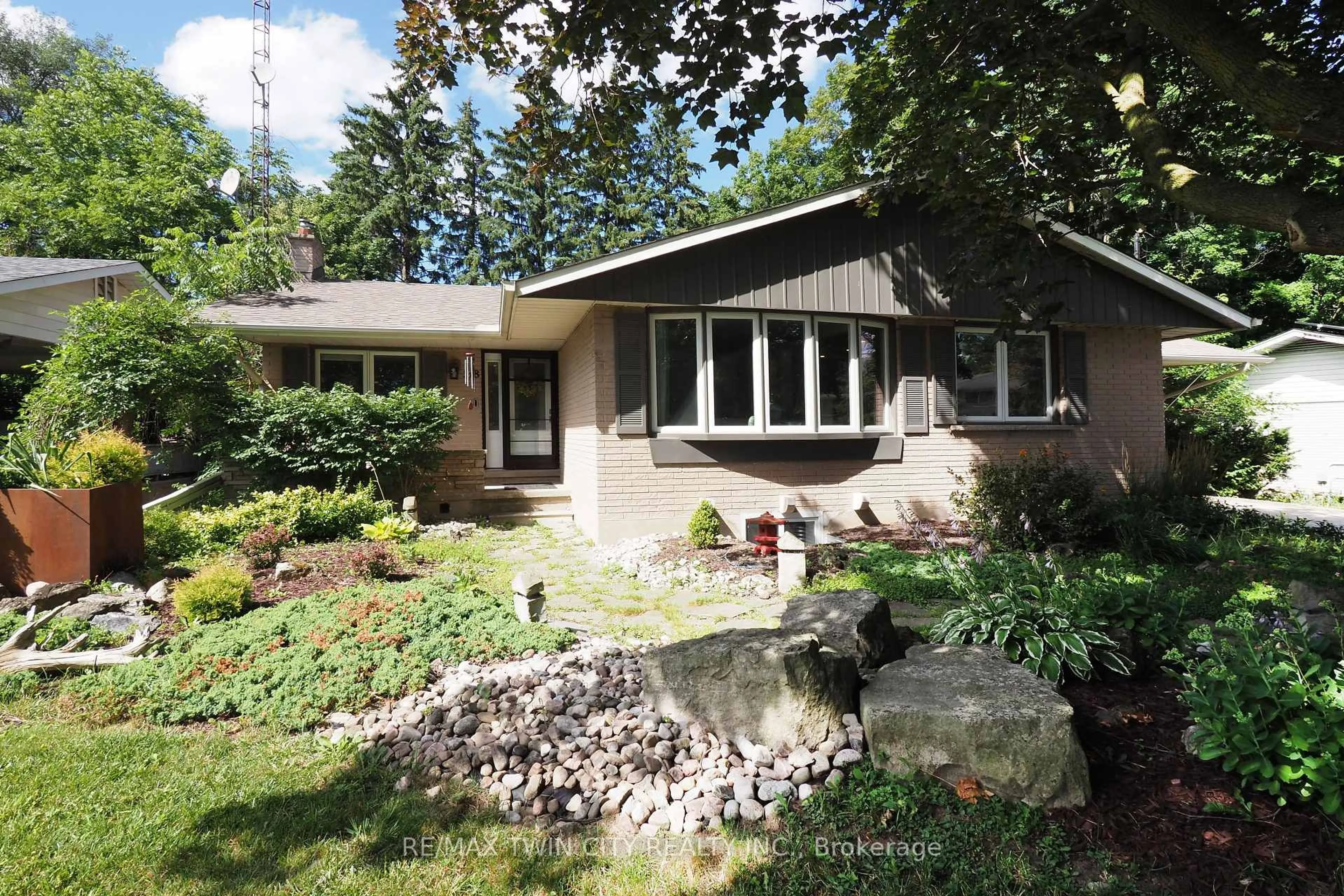 Unknown for 218 Greenbrook Dr, Kitchener Ontario N2M 4J7