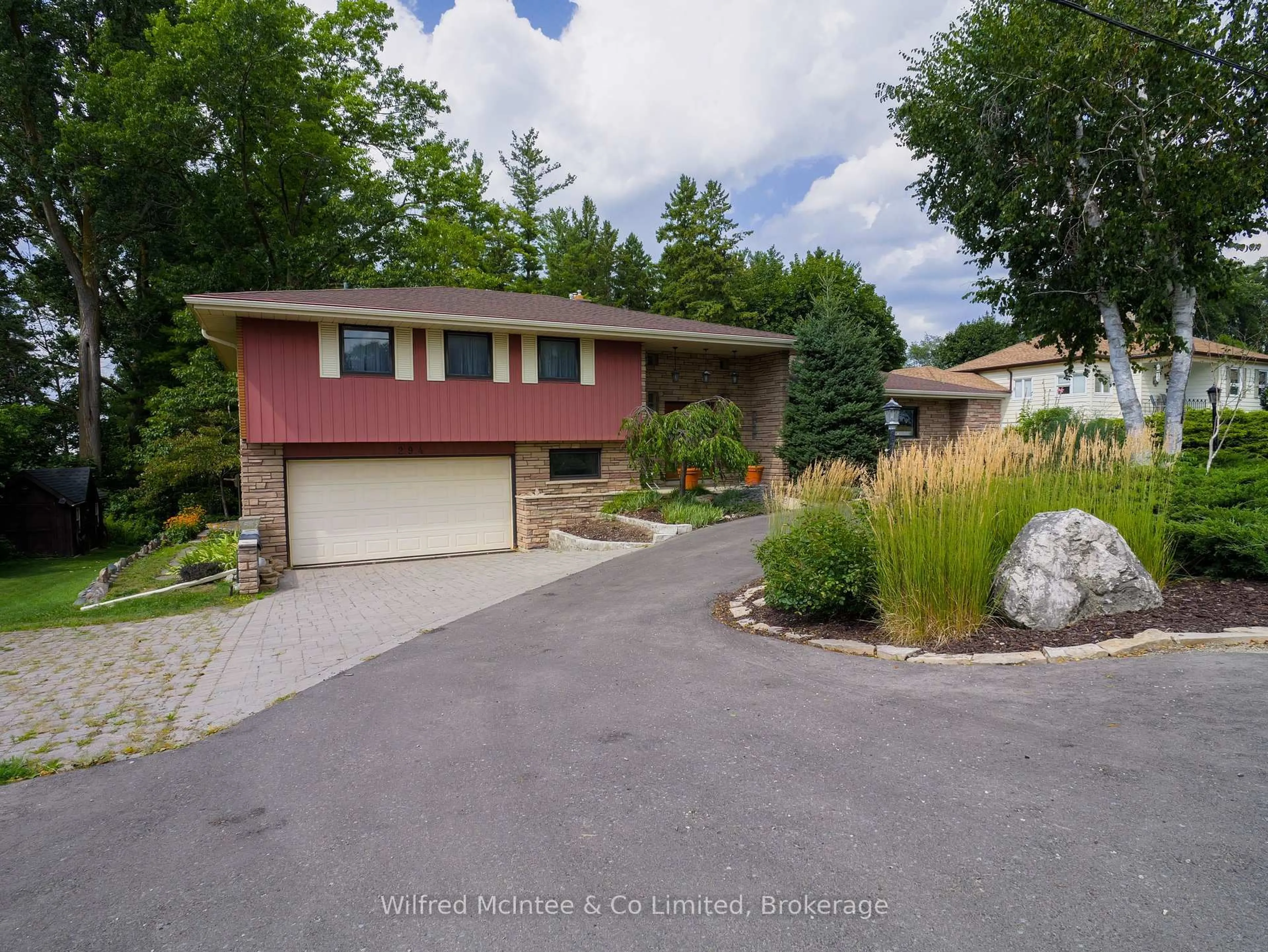 Unknown for 294 2nd St, Hanover Ontario N4N 1A5