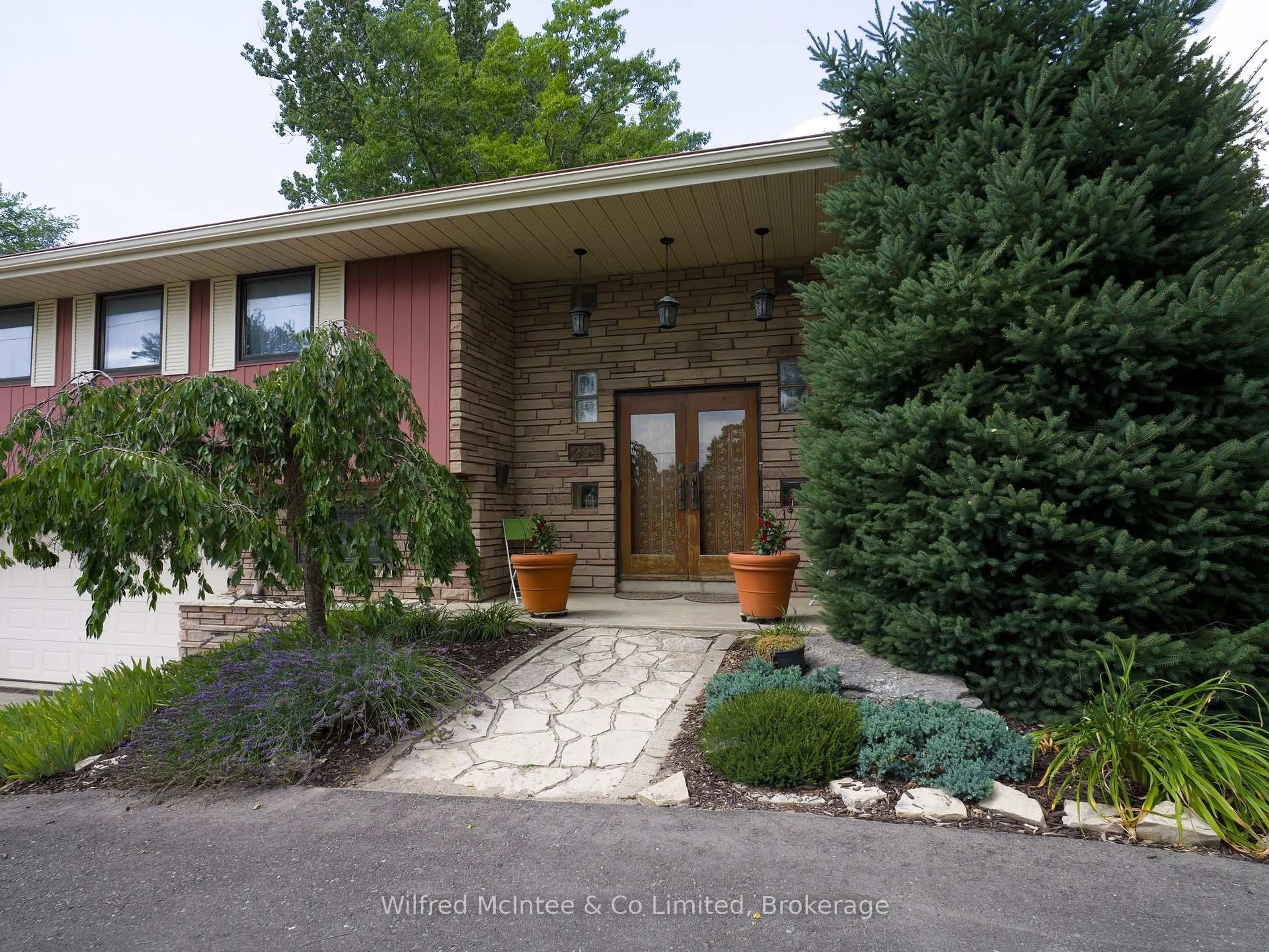 Unknown for 294 2nd St, Hanover Ontario N4N 1A5