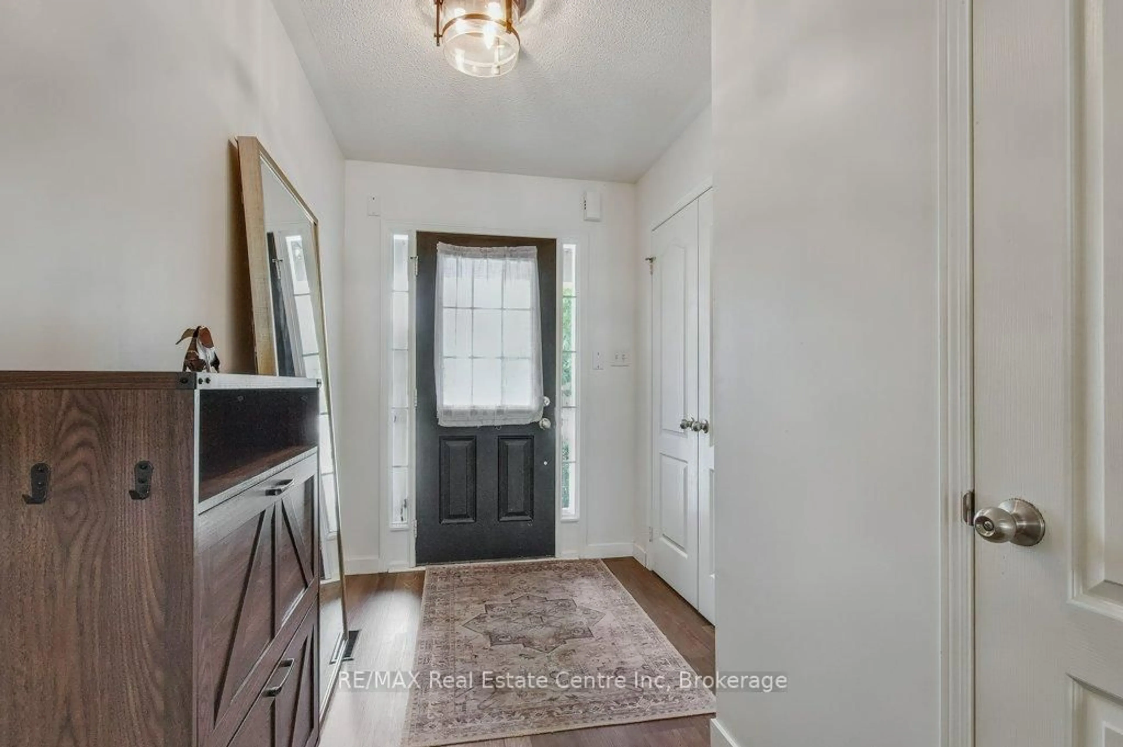 Indoor entryway for 1035 Victoria Rd #59, Guelph Ontario N1L 1B3
