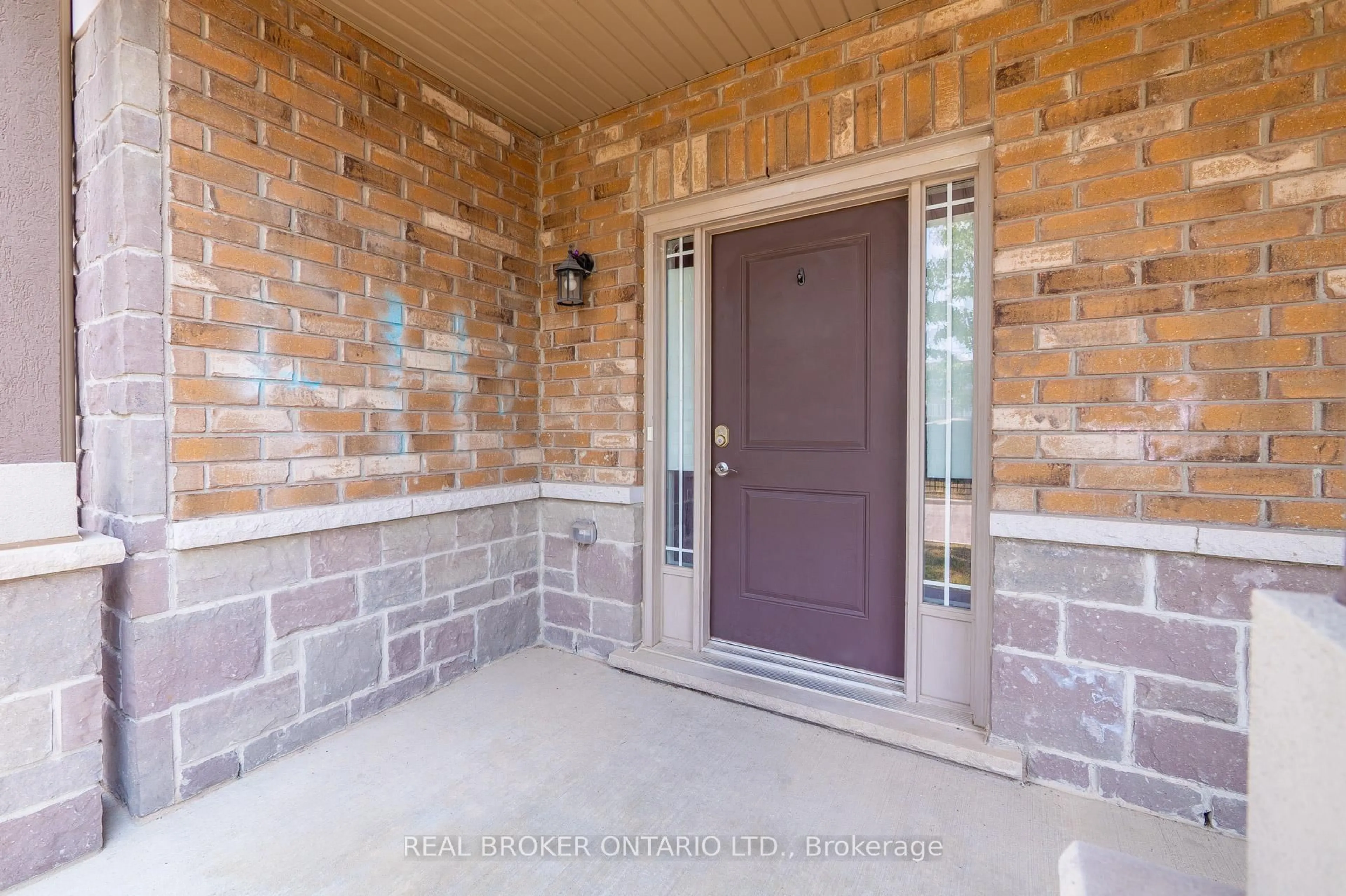 Indoor entryway for 7 Ladybell Lane, Hamilton Ontario L0R 1P0