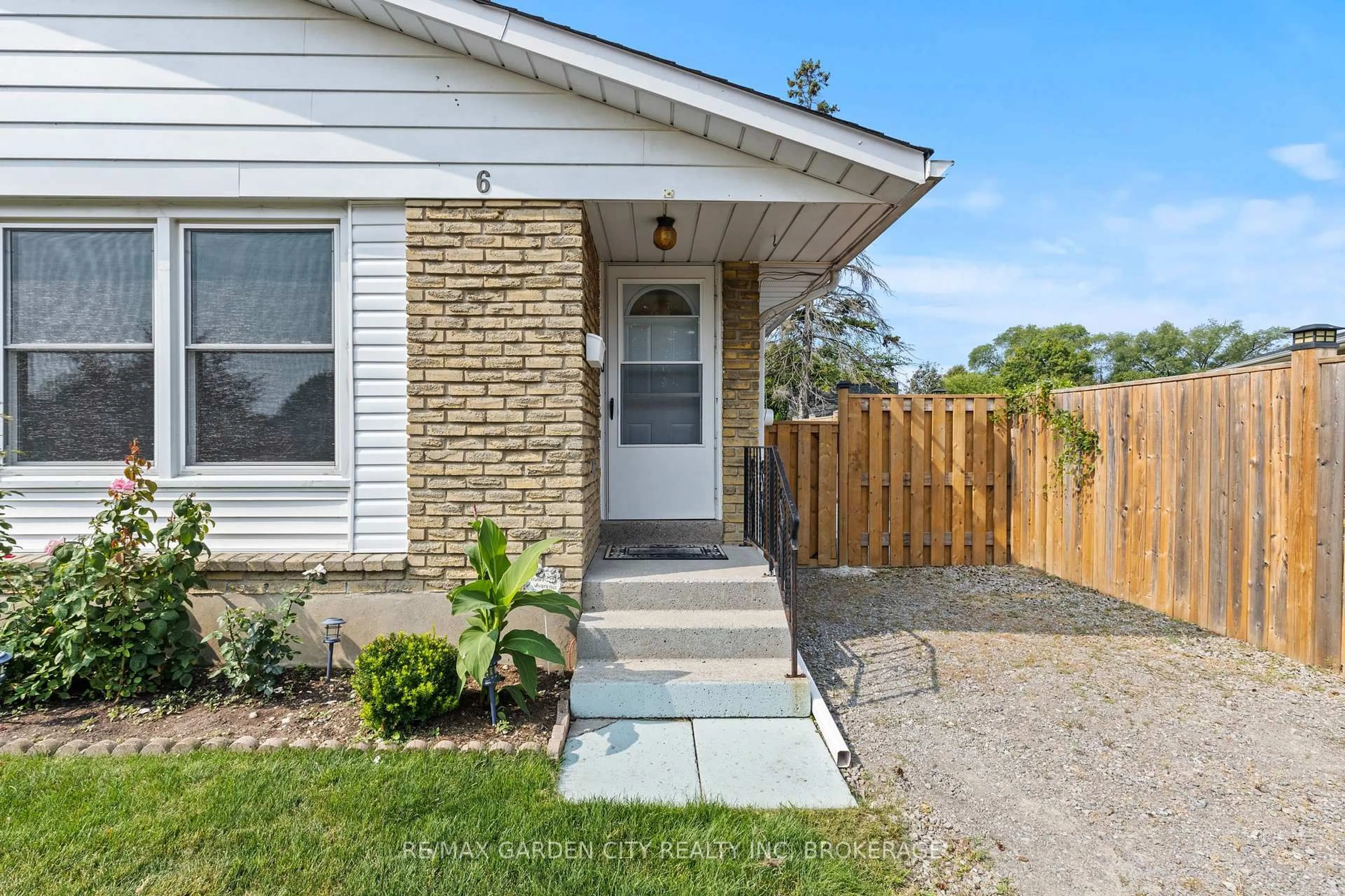 Unknown for 6 McCordick Dr, St. Catharines Ontario L2N 6S3