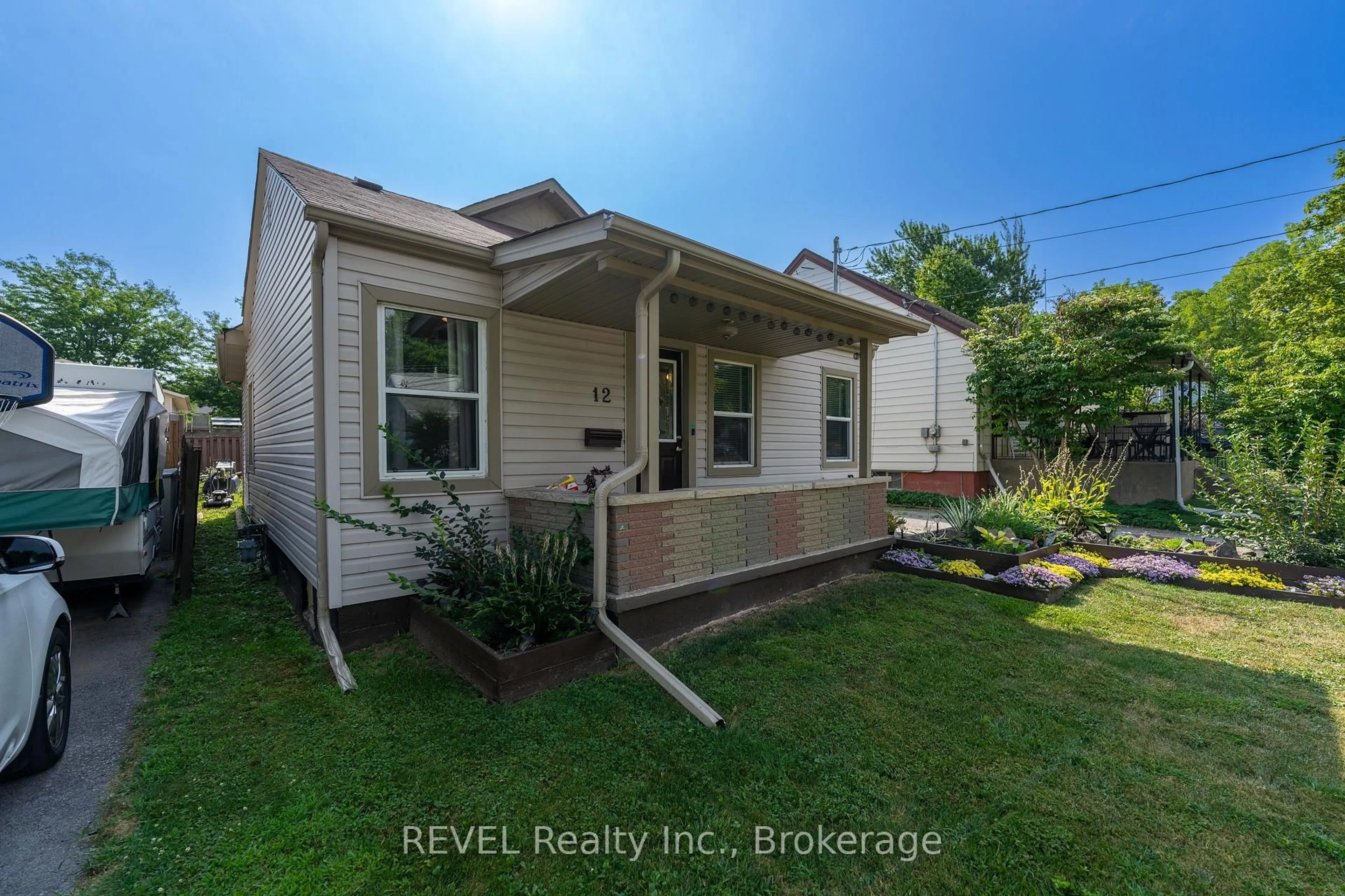 Unknown for 12 Hayes St, St. Catharines Ontario L2T 1N6