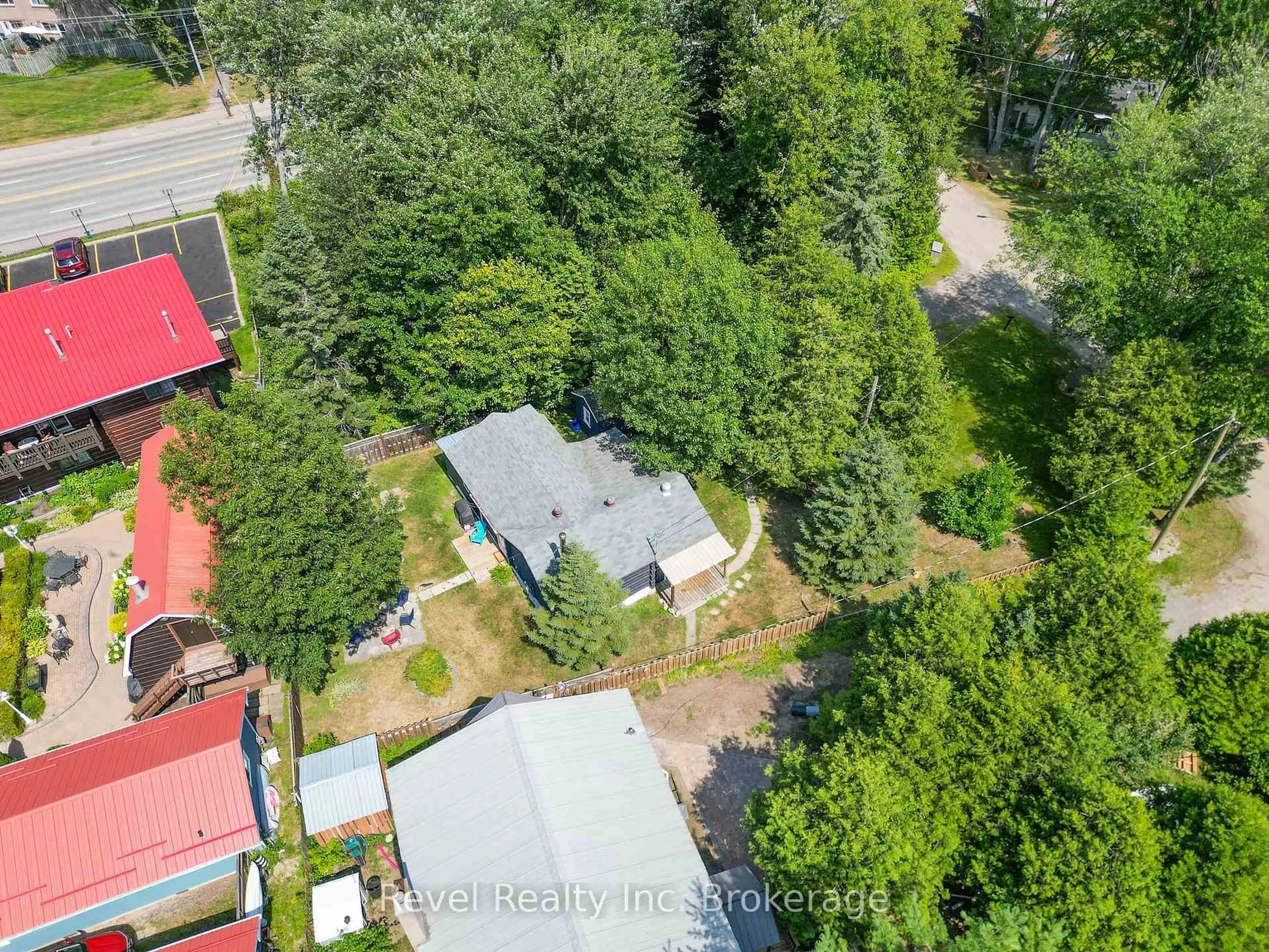 A pic from outside/outdoor area/front of a property/back of a property/a pic from drone, unknown for 14 and 120-121 Mowat Cres, North Bay Ontario P1A 1R5