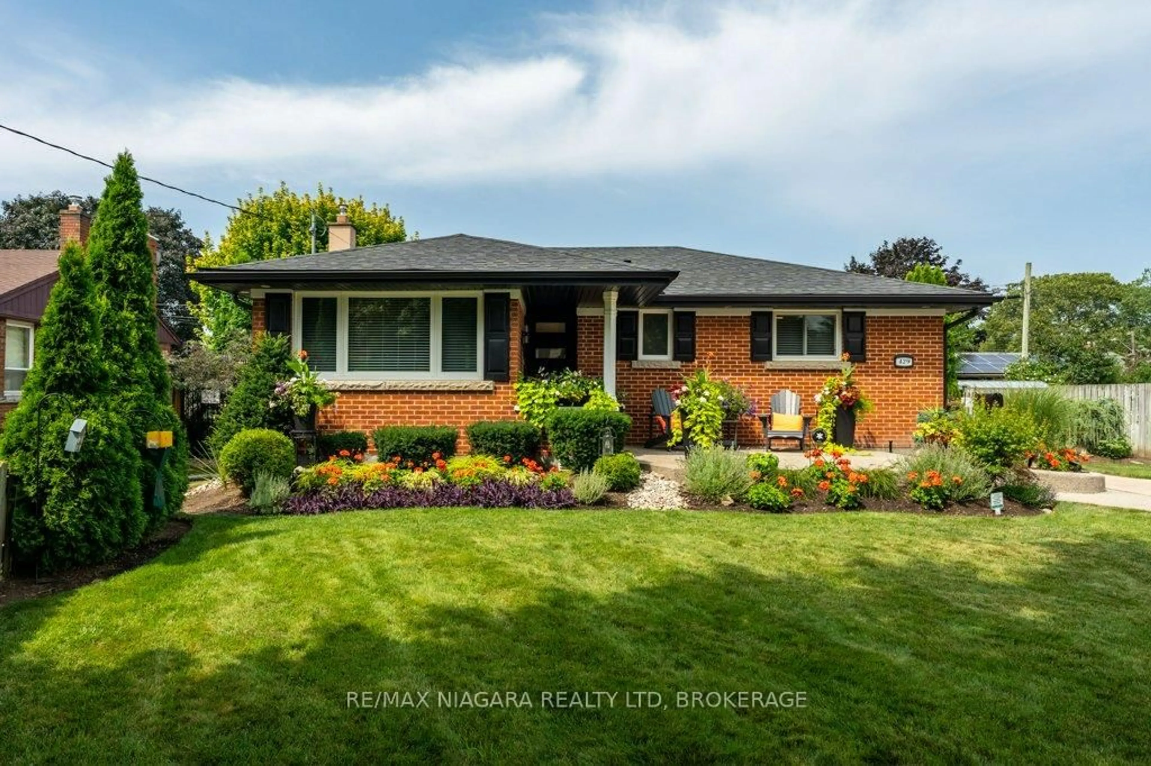 Home with brick exterior material, street for 429 Grantham Ave, St. Catharines Ontario L2M 3H9