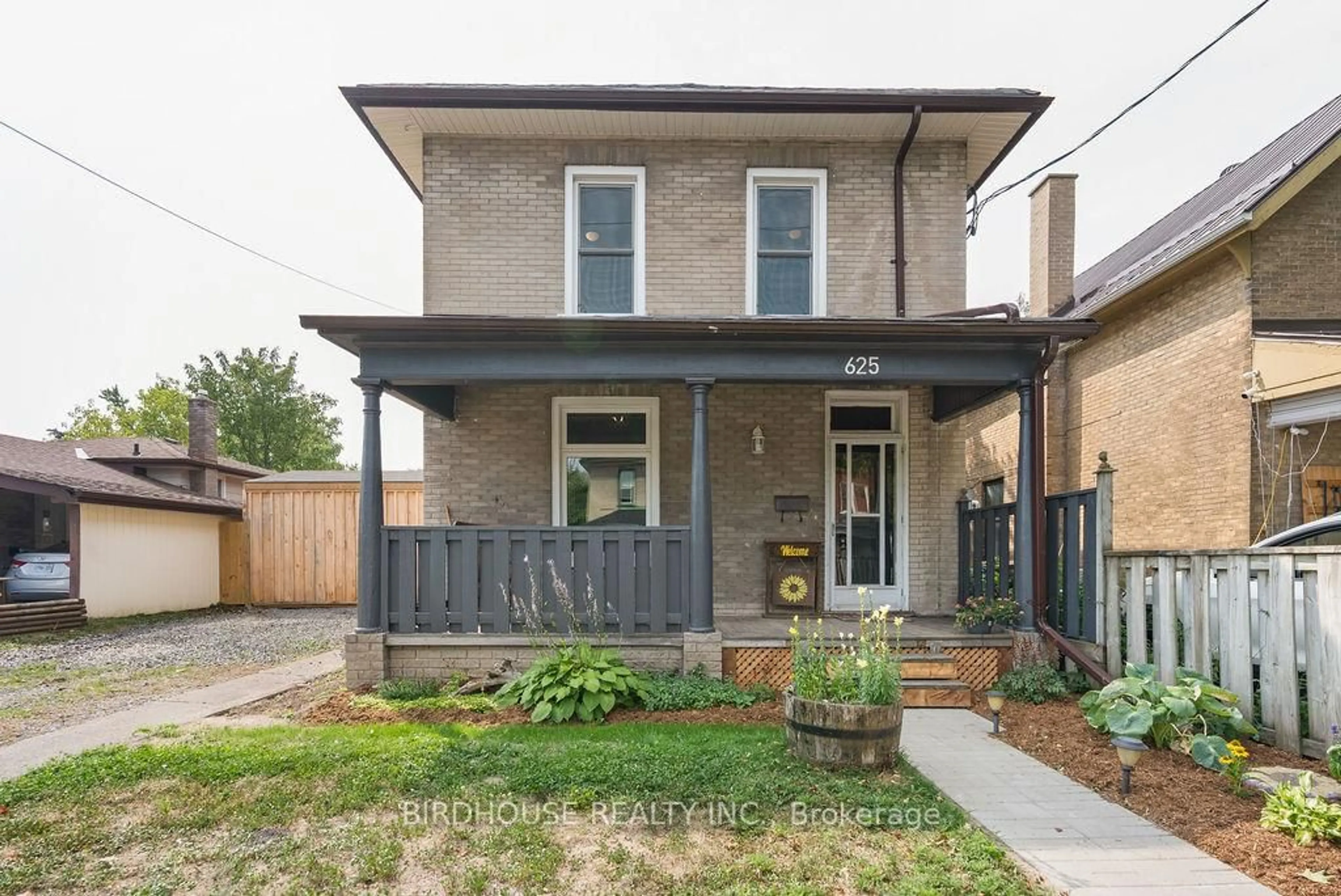 Home with brick exterior material, street for 625 Brown St, Peterborough Central Ontario K9J 4K6