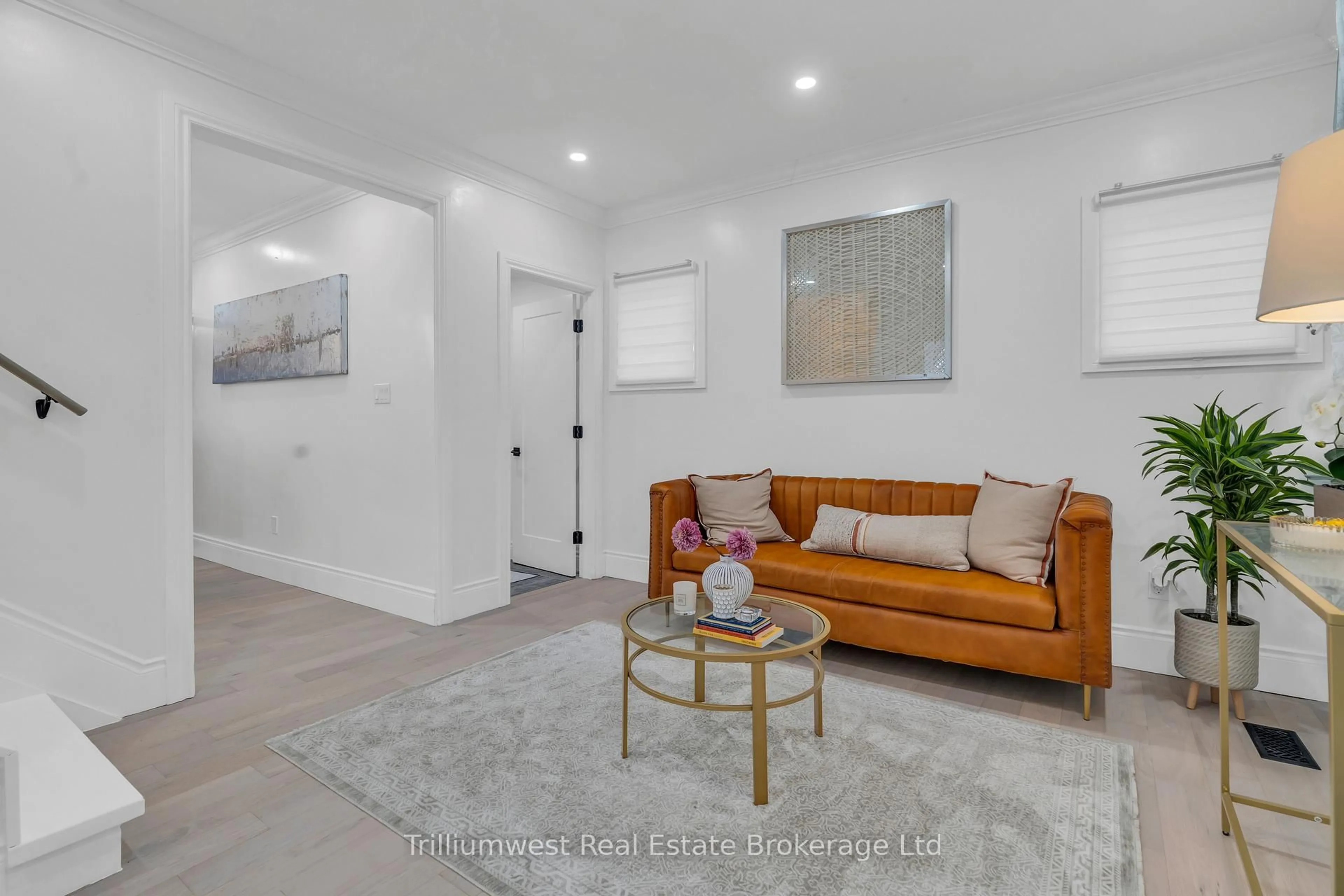 Living room with furniture, unknown for 445 Moore St, Cambridge Ontario N3H 3B1