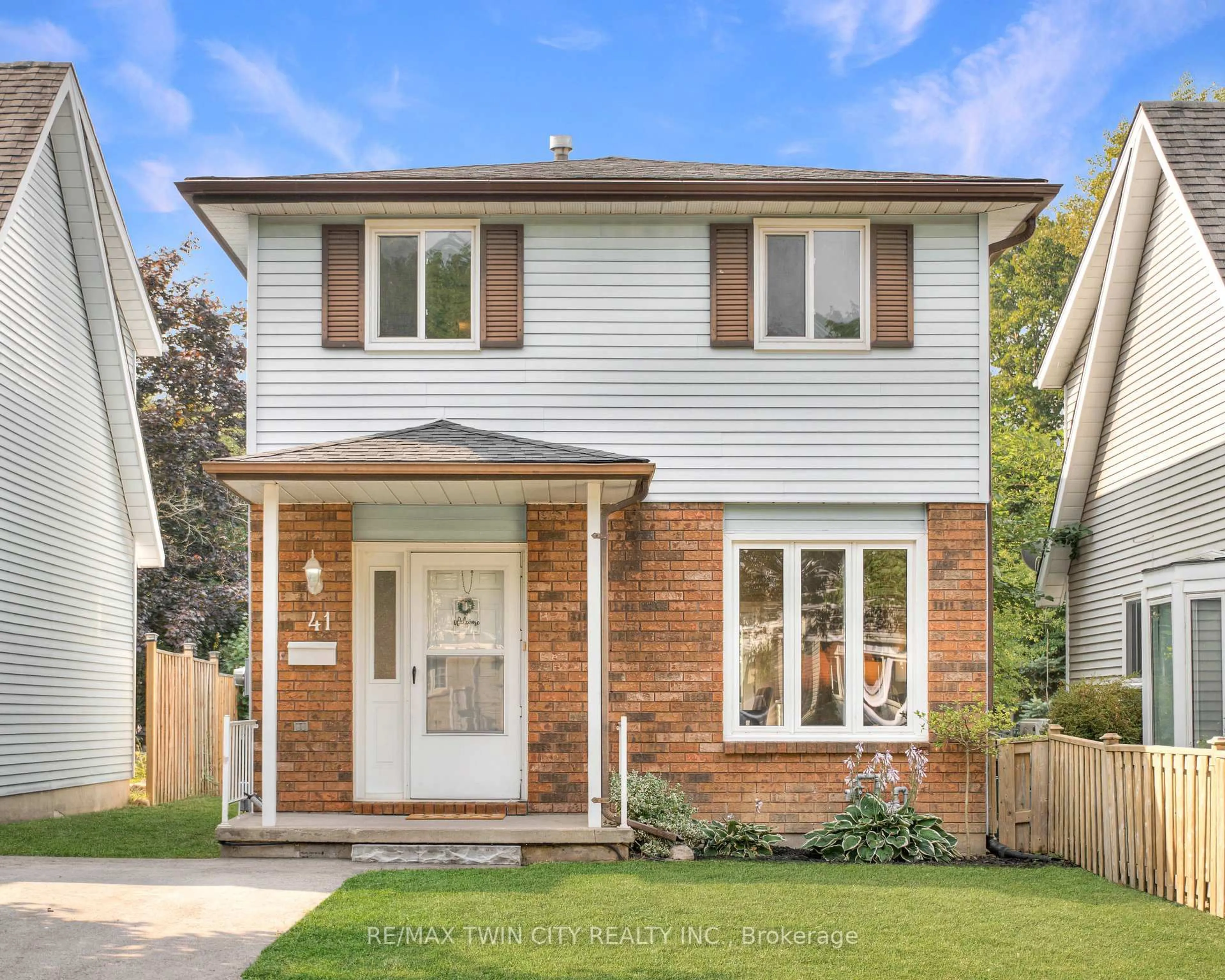 Home with brick exterior material, street for 41 Ristau Cres, Kitchener Ontario N2E 3A8