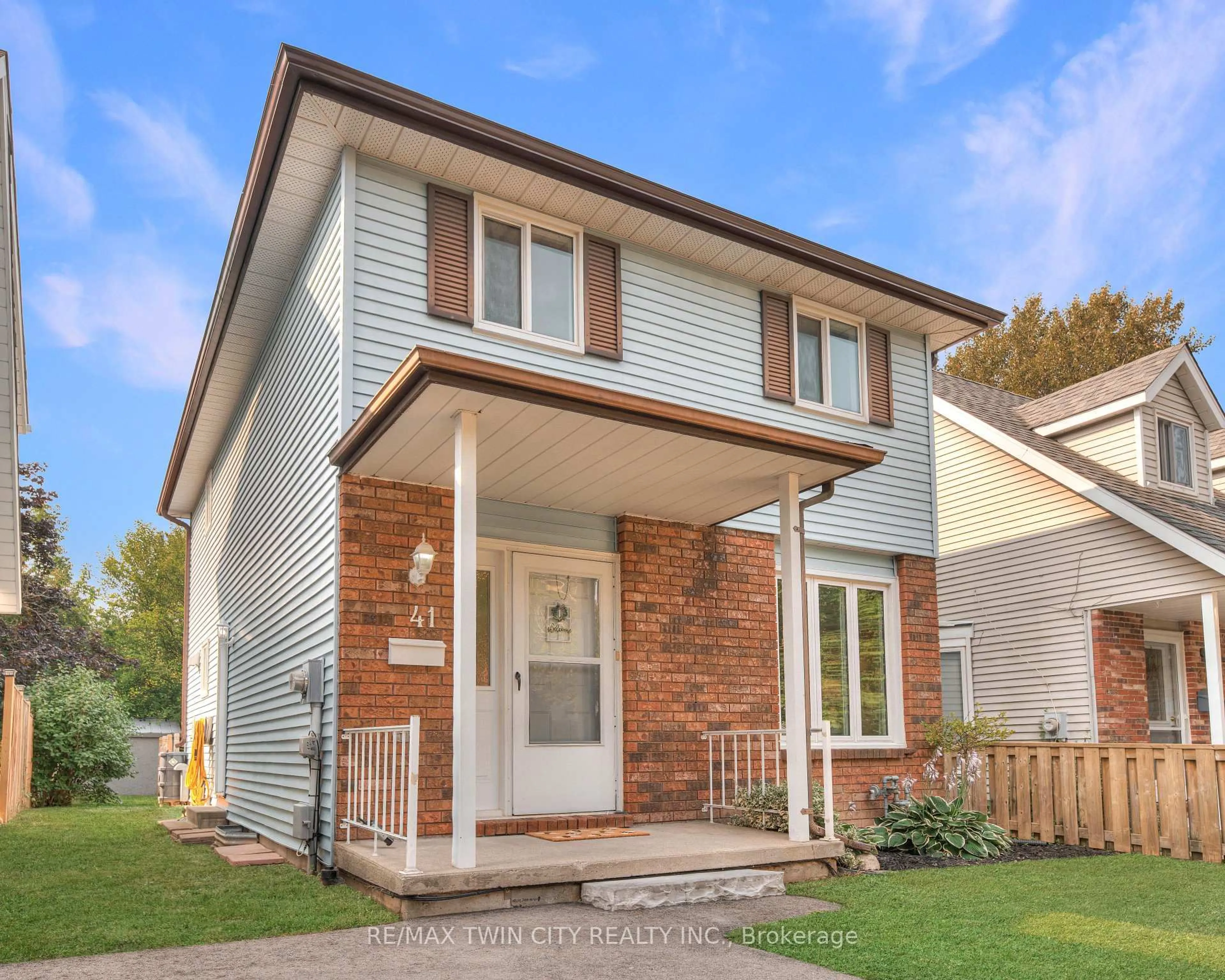 Home with brick exterior material, street for 41 Ristau Cres, Kitchener Ontario N2E 3A8