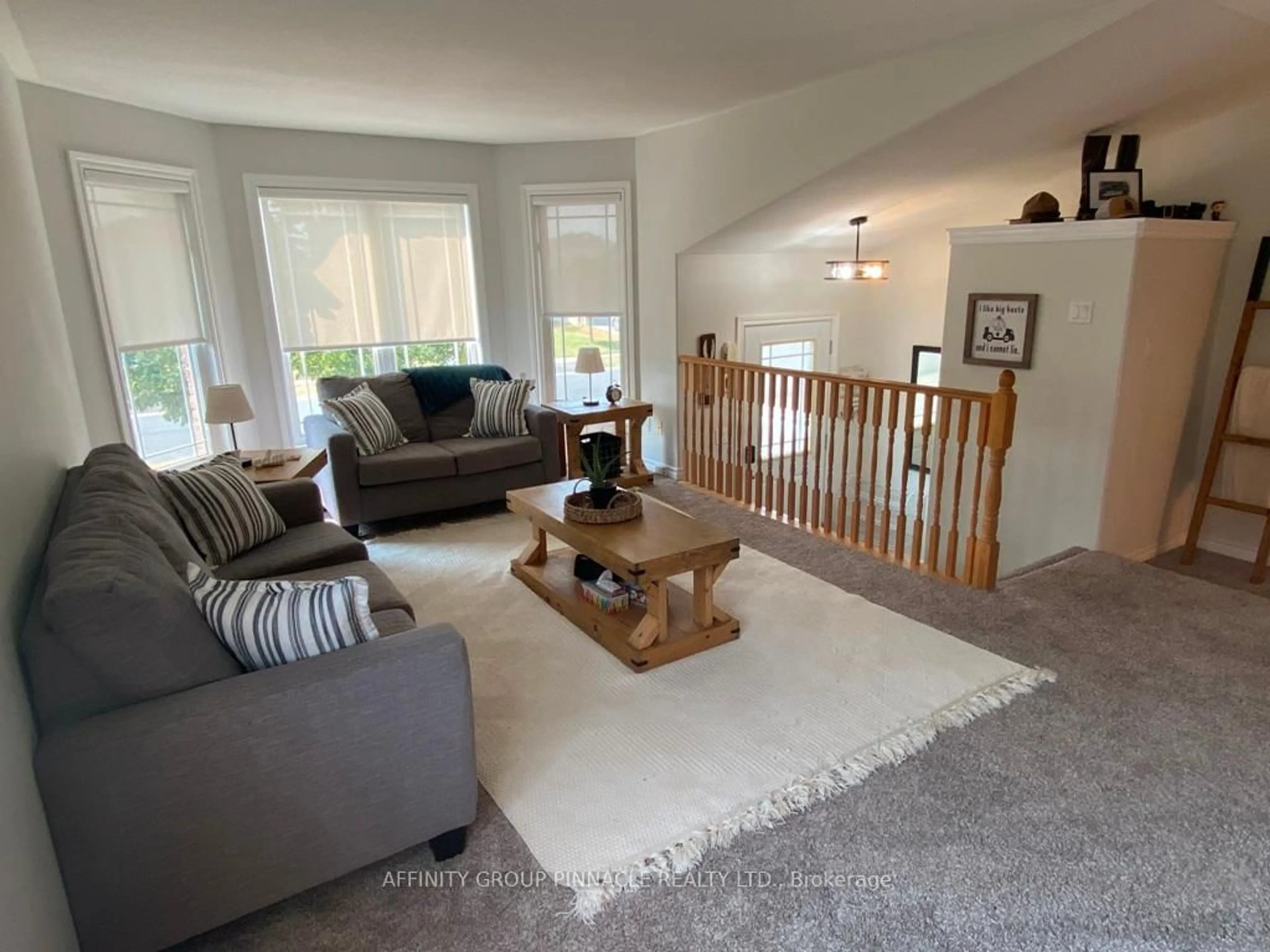 Living room with furniture, unknown for 37 Springdale Dr, Kawartha Lakes Ontario K9V 4R1