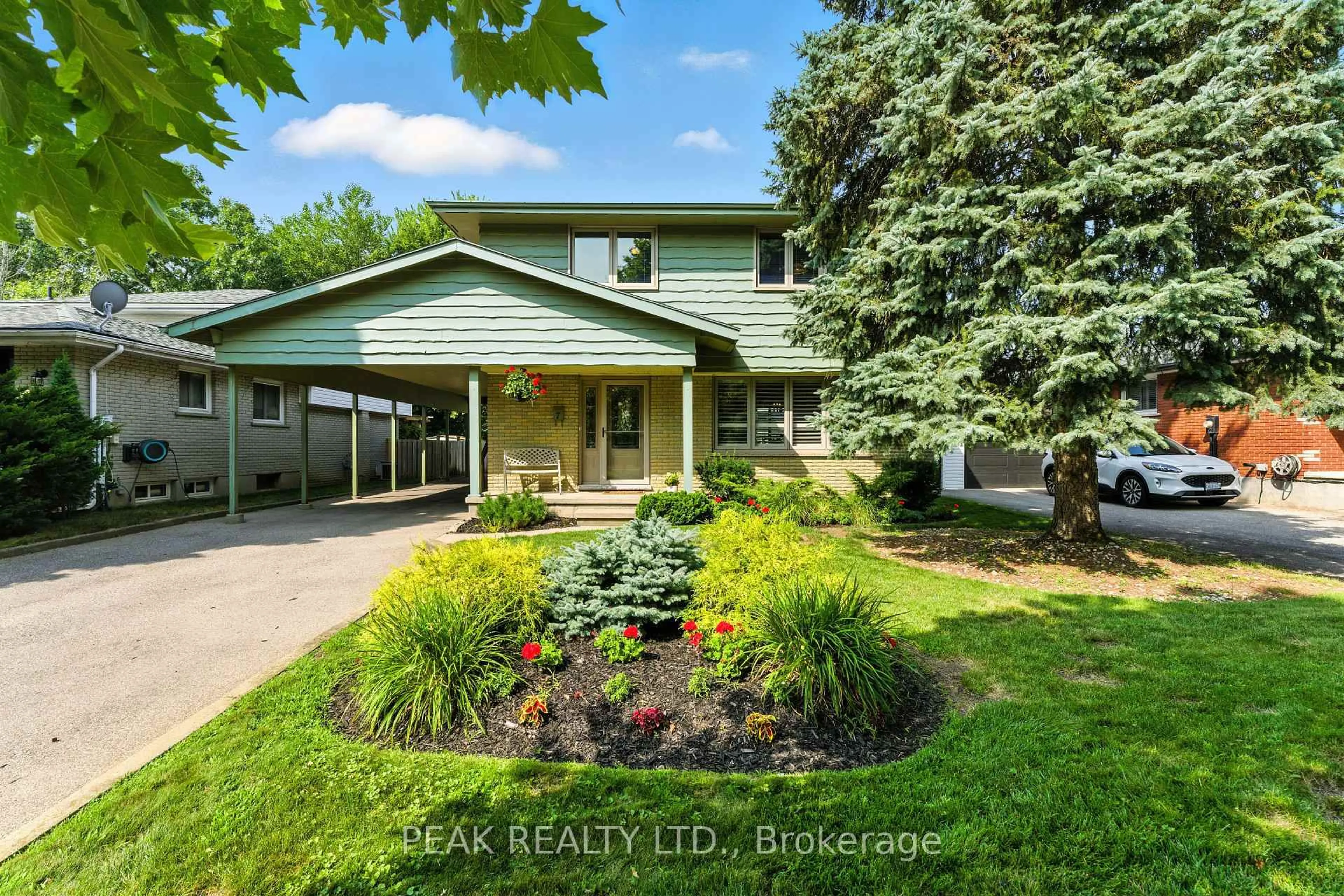 Unknown for 7 Palm Cres, Brantford Ontario N3R 5G1