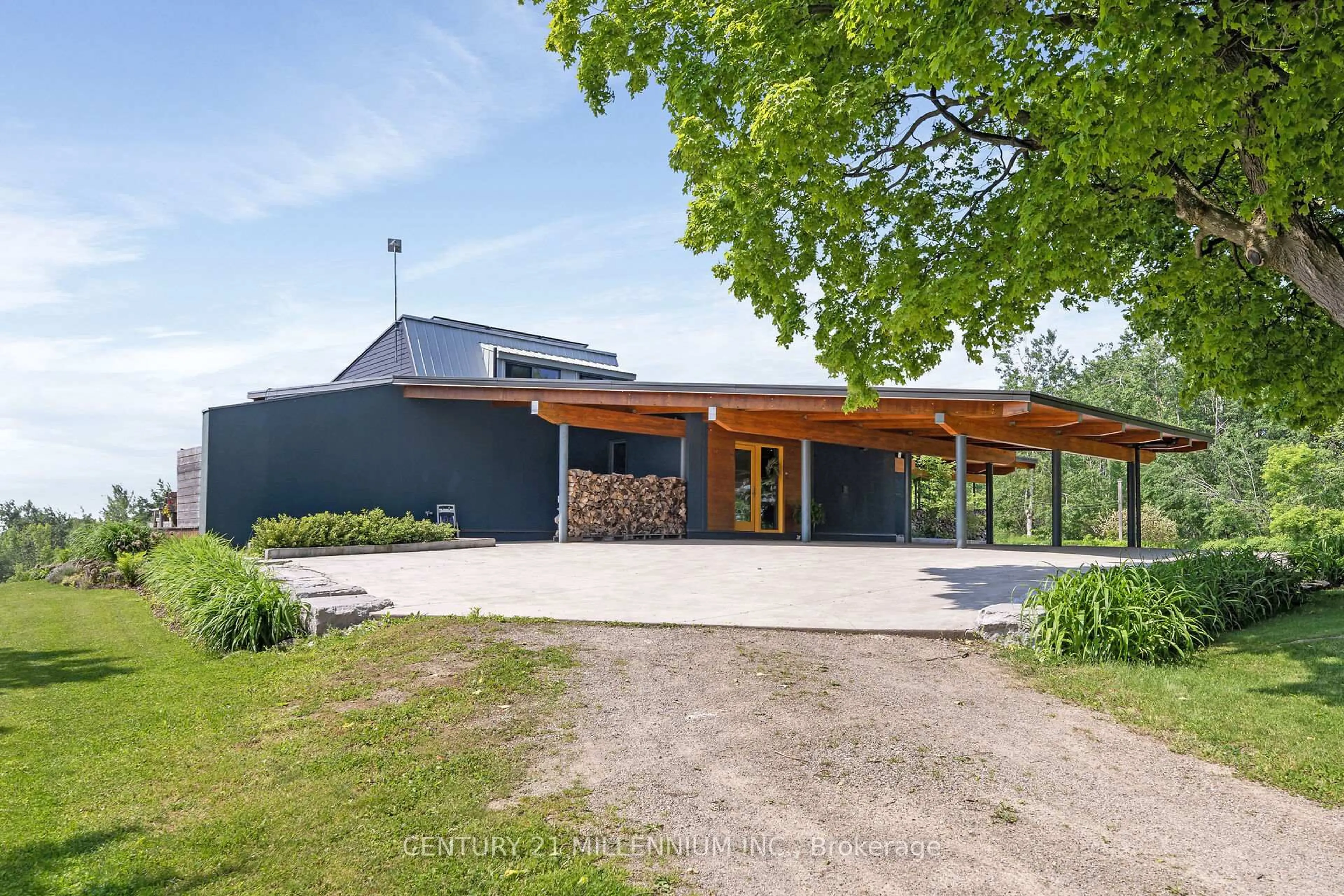 A pic from outside/outdoor area/front of a property/back of a property/a pic from drone, building for 5880 Winston Churchill Blvd, Erin Ontario N0B 1T0