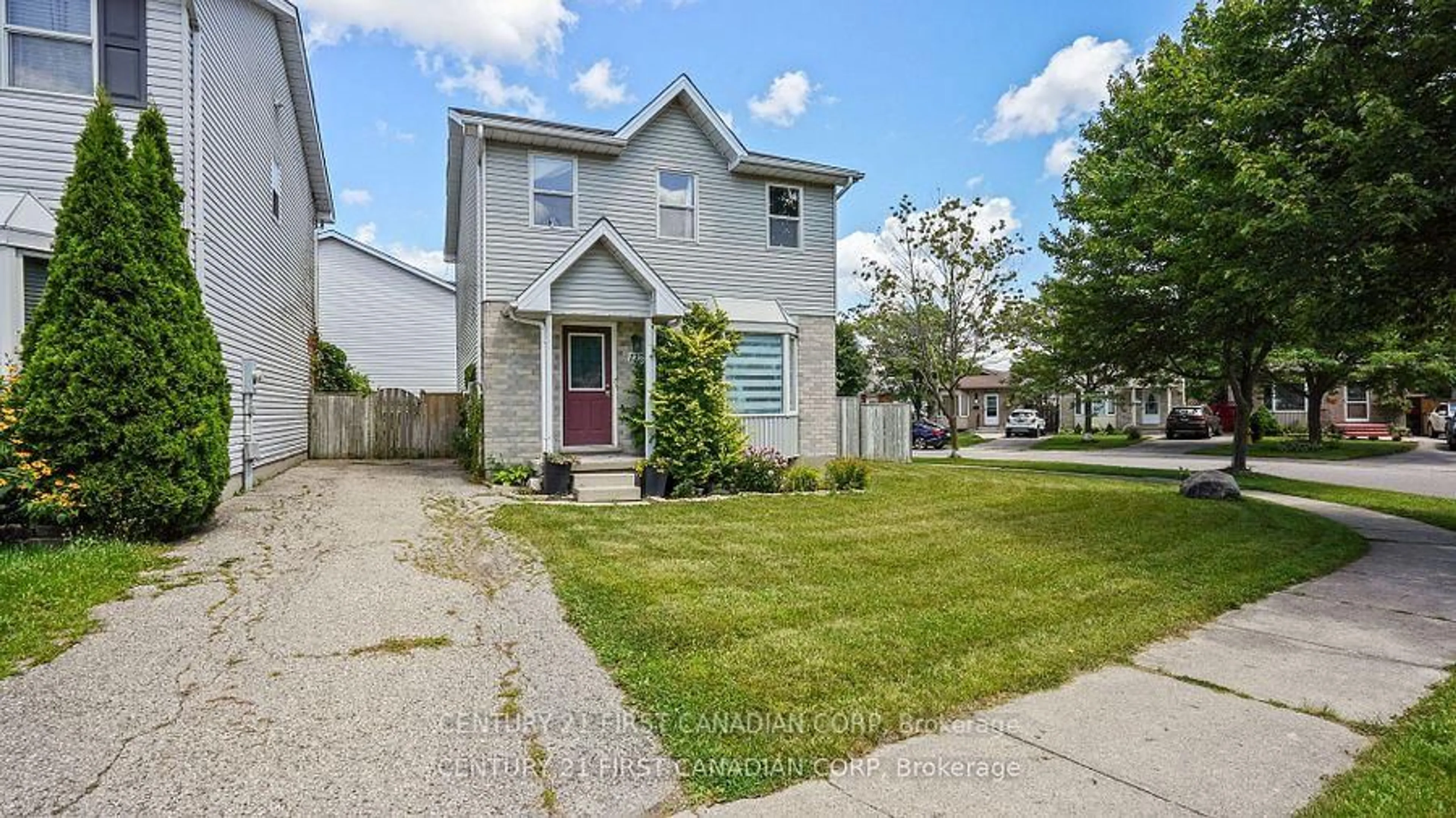 Home with vinyl exterior material, street for 132 Sandy St, London South Ontario N5Z 2C7