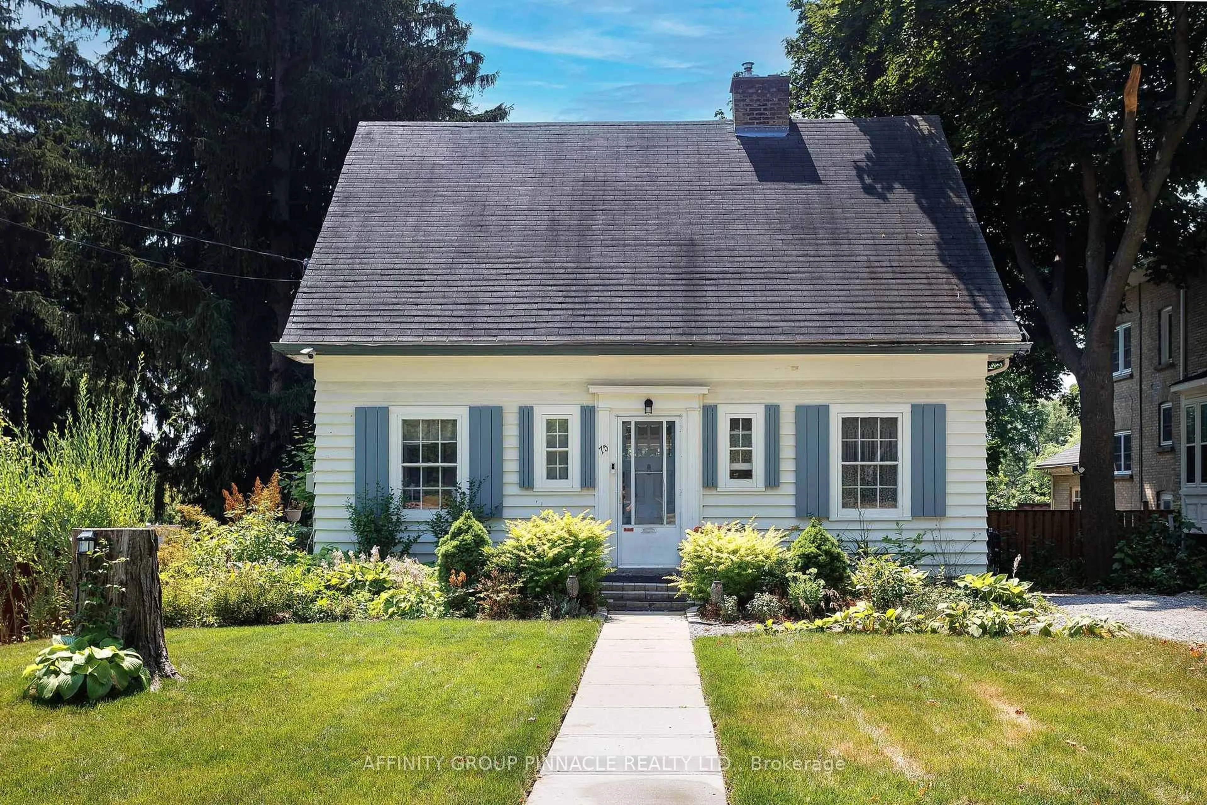 Home with vinyl exterior material, street for 75 Bond St, Kawartha Lakes Ontario K9V 3R5