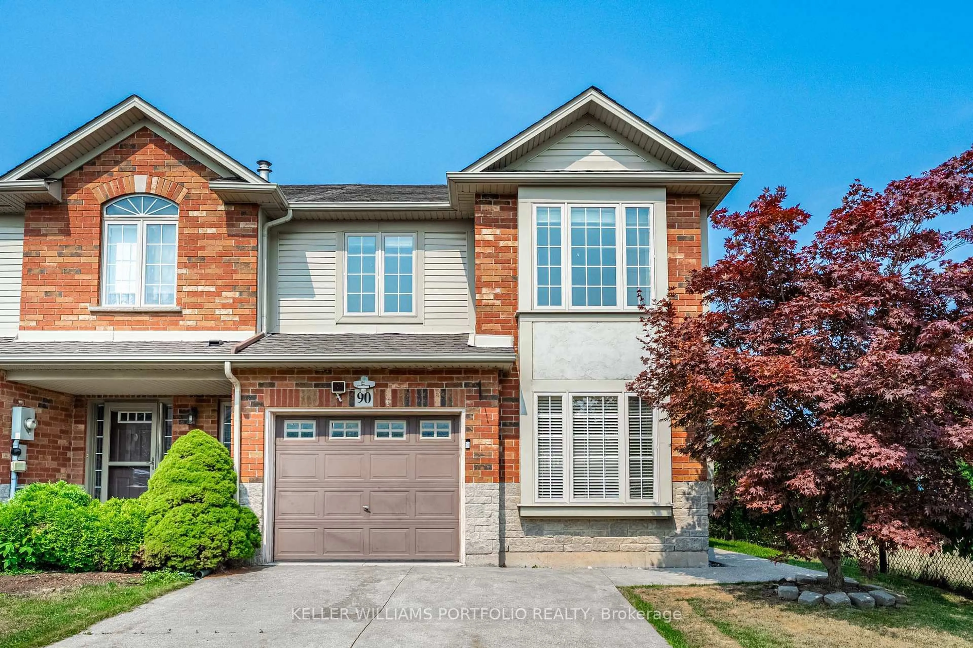 Home with brick exterior material, street for 90 Magnolia Cres, Grimsby Ontario L3M 5R4