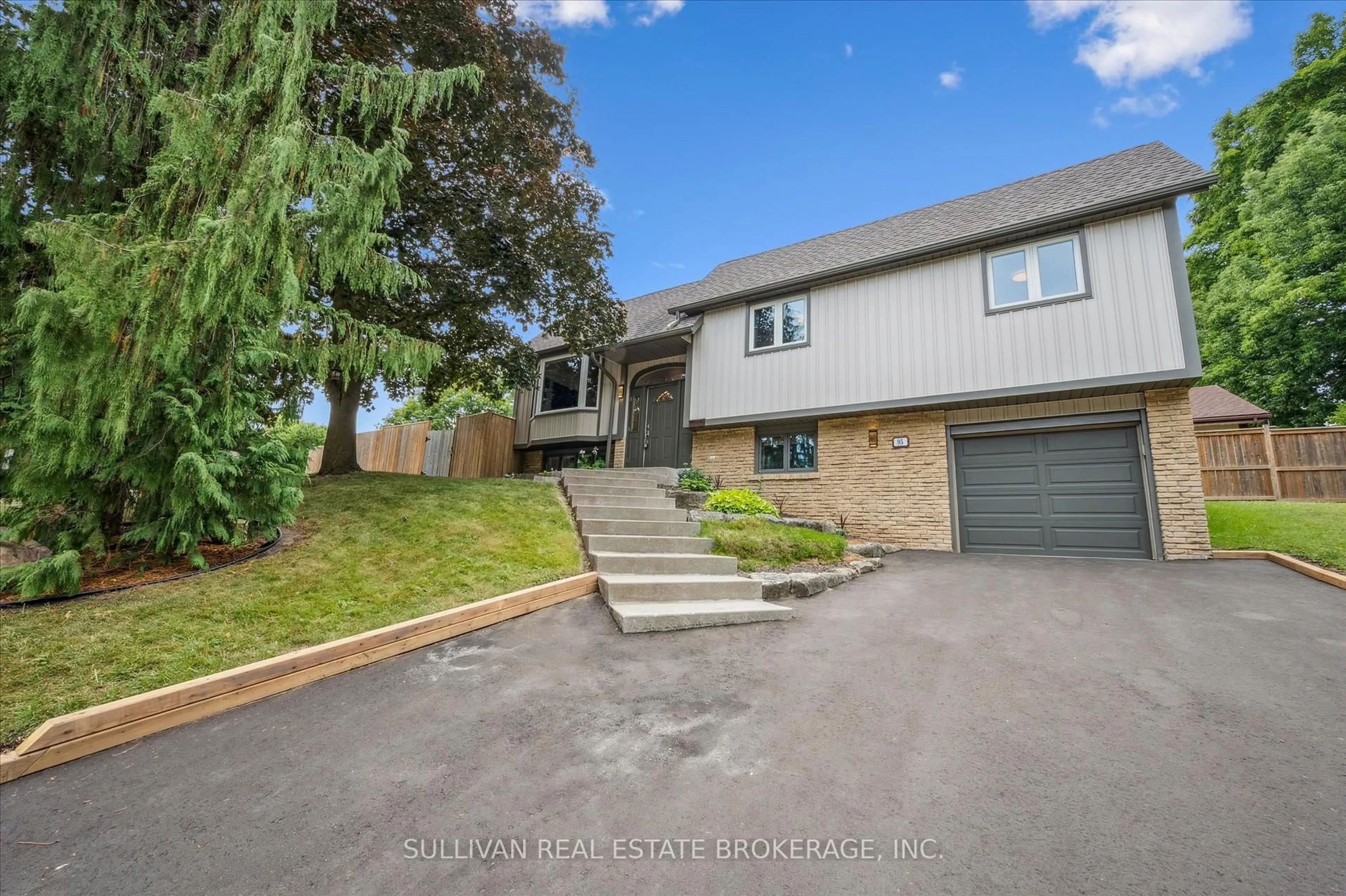 A pic from outside/outdoor area/front of a property/back of a property/a pic from drone, street for 95 Heather Ave, Cambridge Ontario N3C 3C1