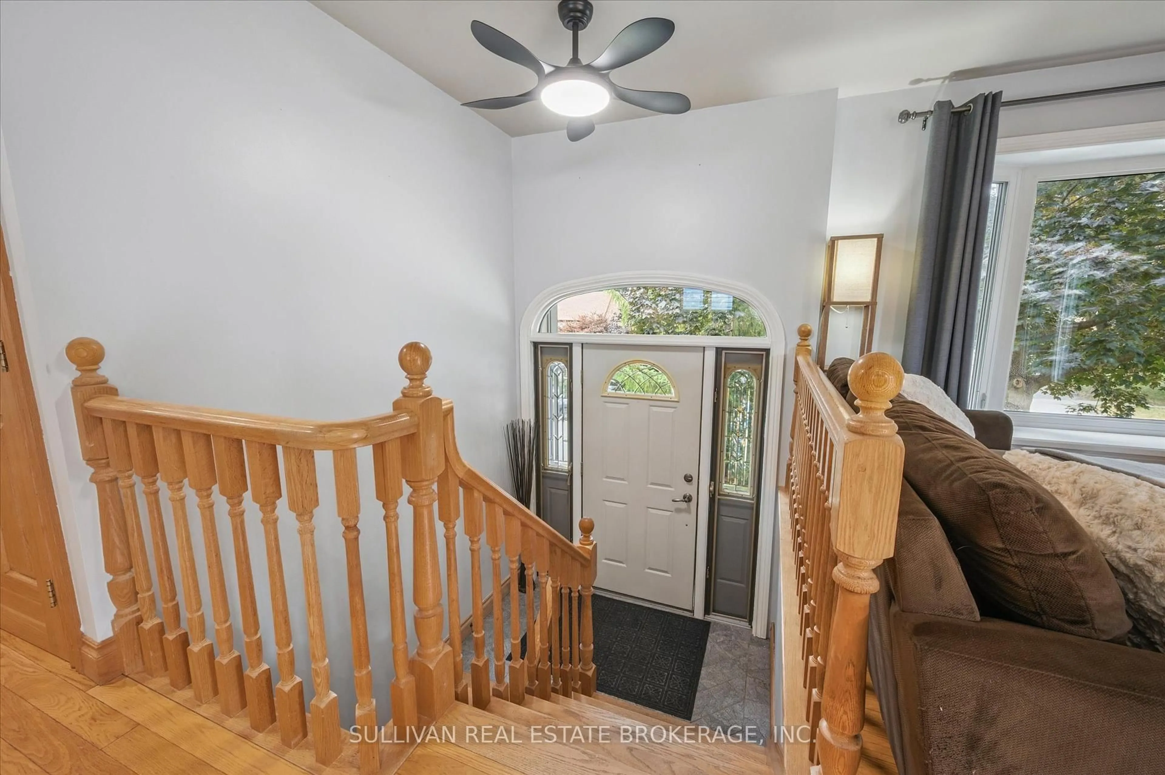 Indoor foyer for 95 Heather Ave, Cambridge Ontario N3C 3C1