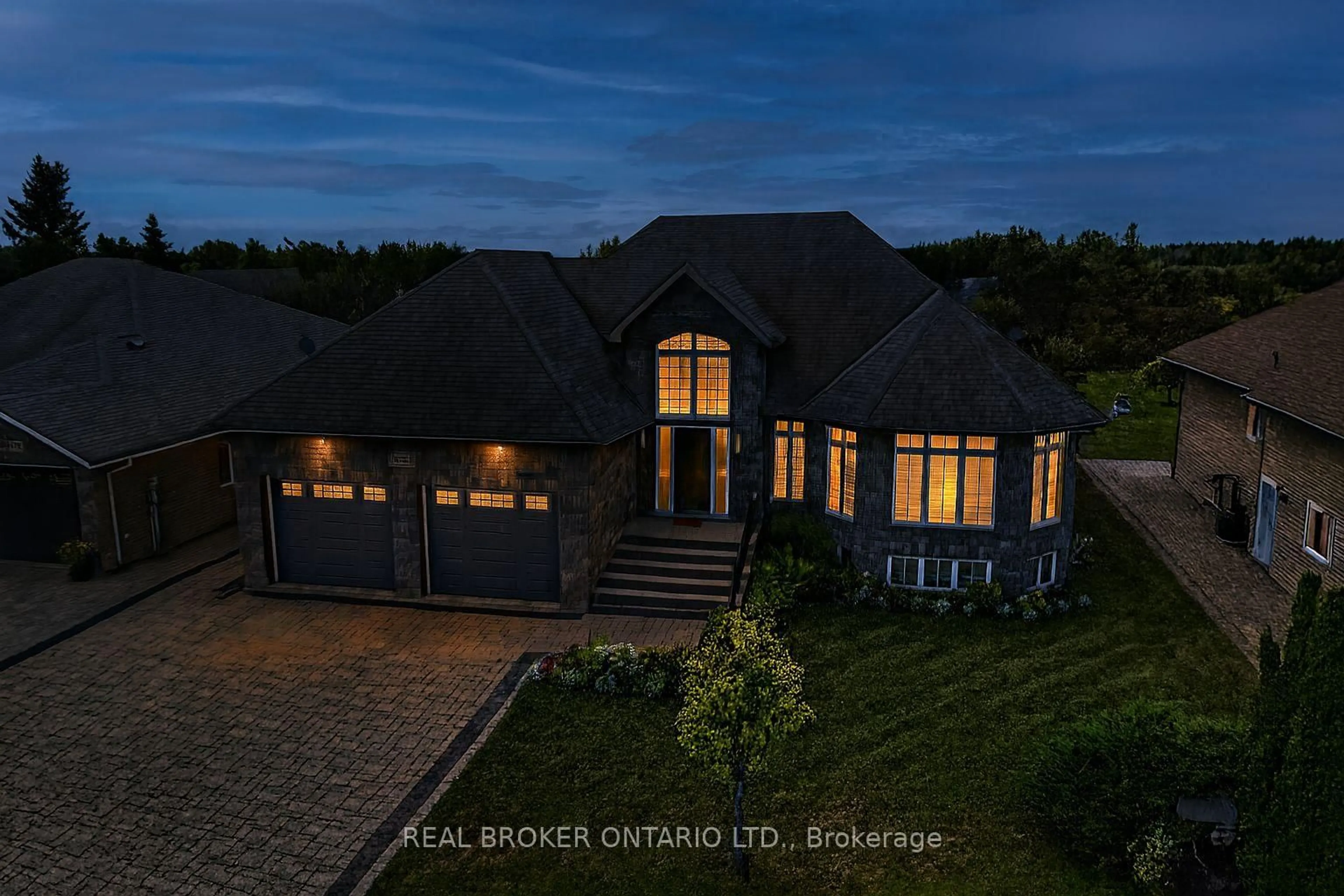 A pic from outside/outdoor area/front of a property/back of a property/a pic from drone, unknown for 3435 Edna St, Greater Sudbury Ontario P0M 1L0