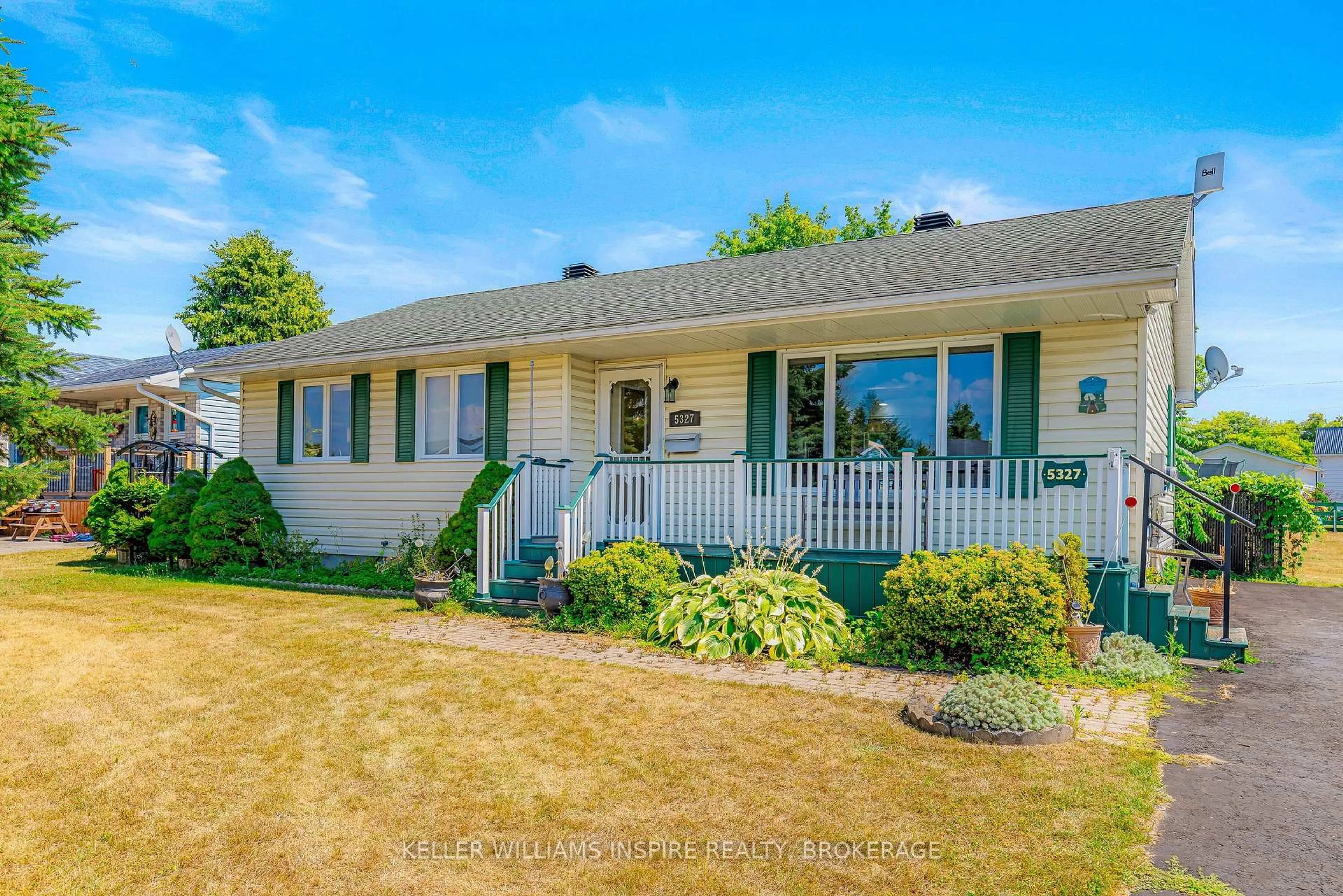 Home with vinyl exterior material, street for 5327 Maple St, Edwardsburgh/Cardinal Ontario K0E 1E0