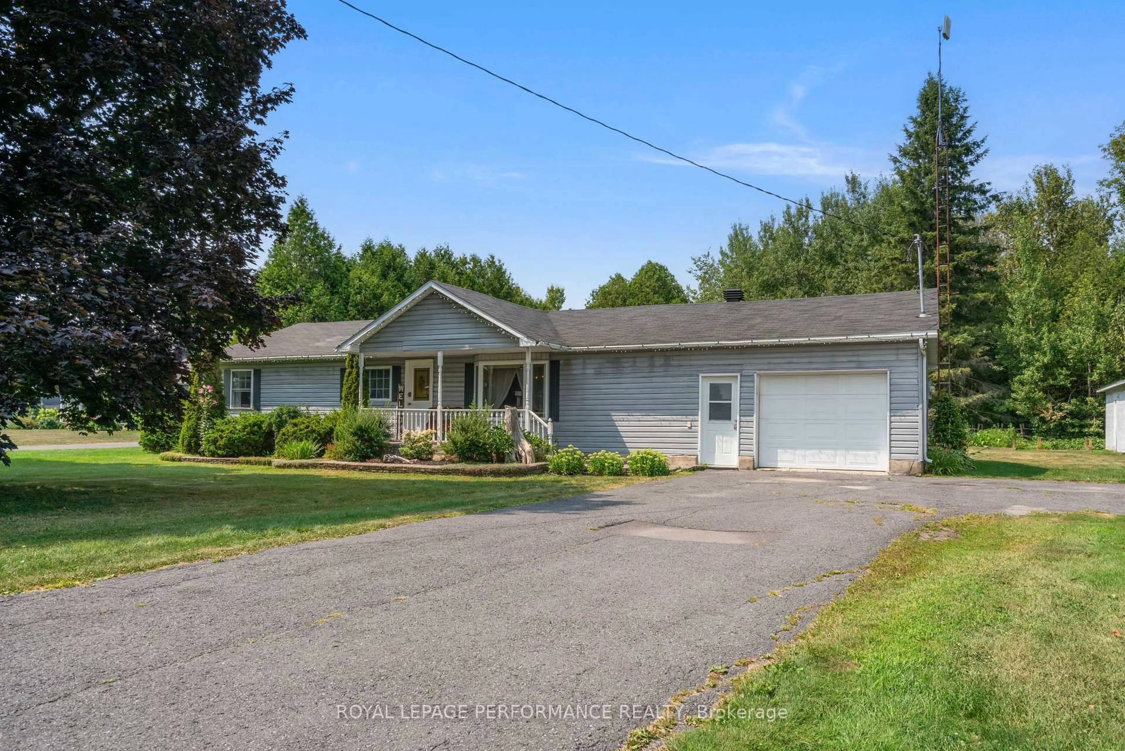 A pic from outside/outdoor area/front of a property/back of a property/a pic from drone, street for 20273 Kenyon Concession 5 Rd Rd, North Glengarry Ontario K0C 1A0