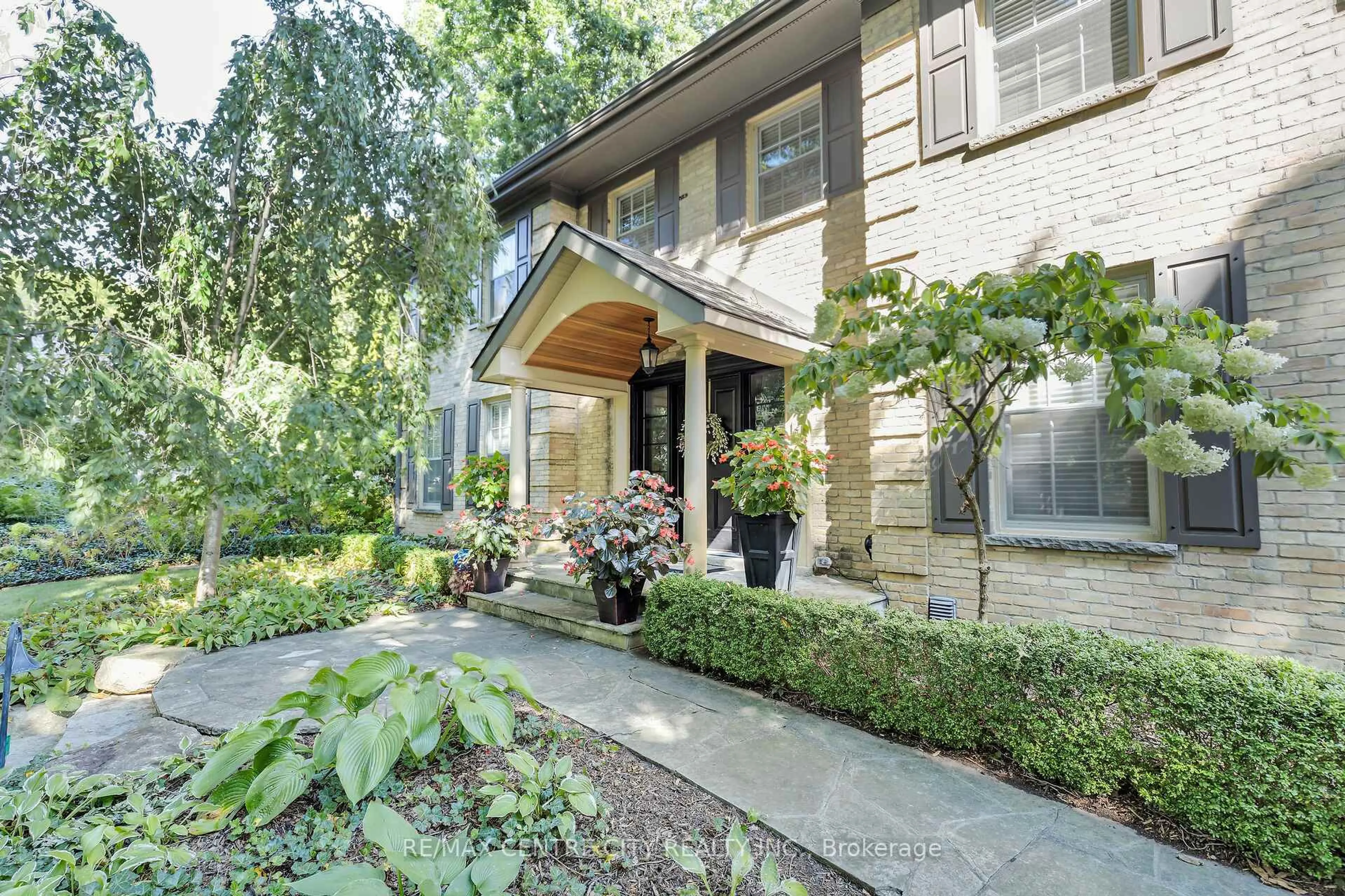 Home with brick exterior material, street for 129 Wychwood Pl, London North Ontario N6G 1S7